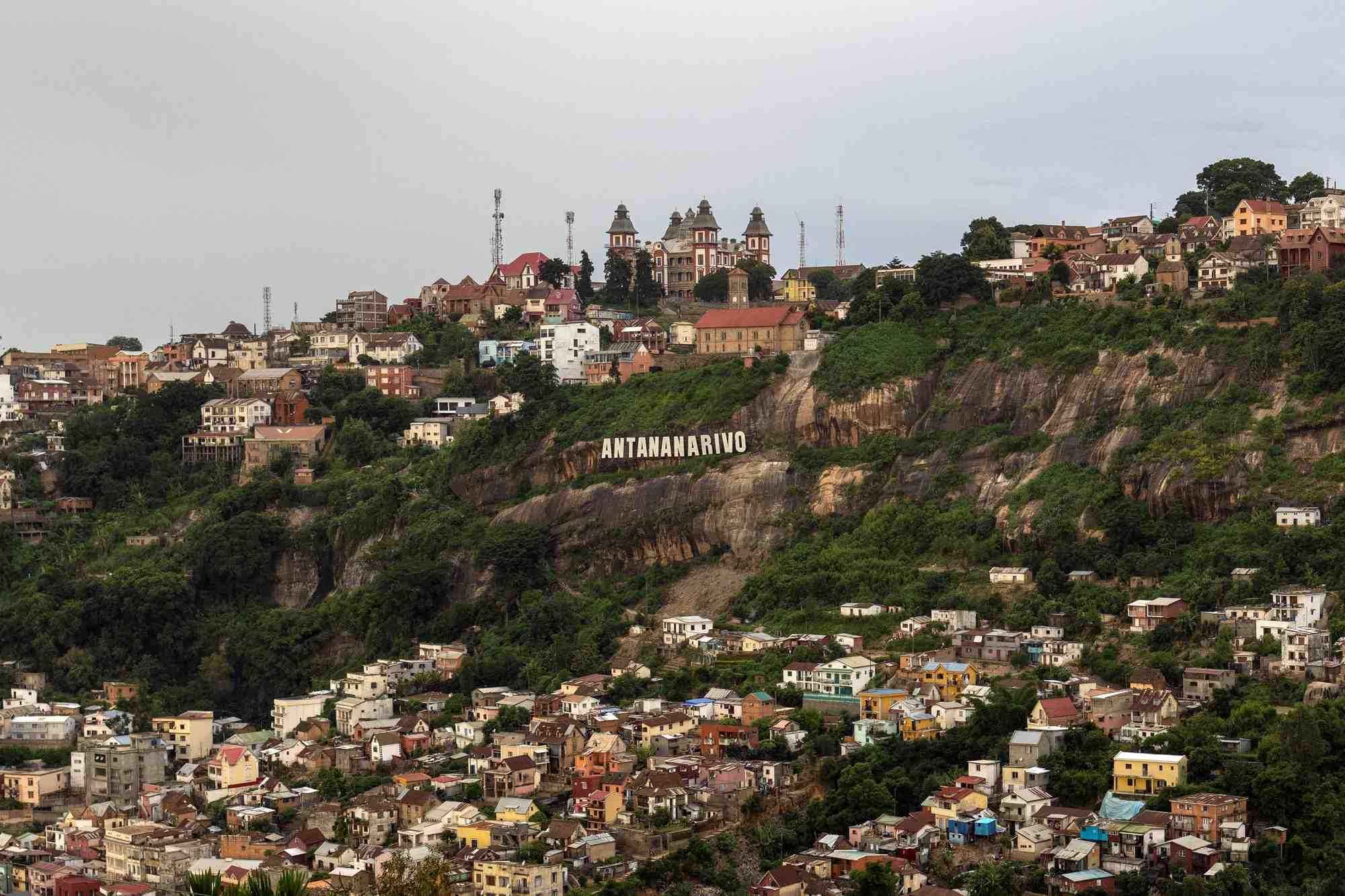 Vue generale d'une colline a antananarivo, madagascar