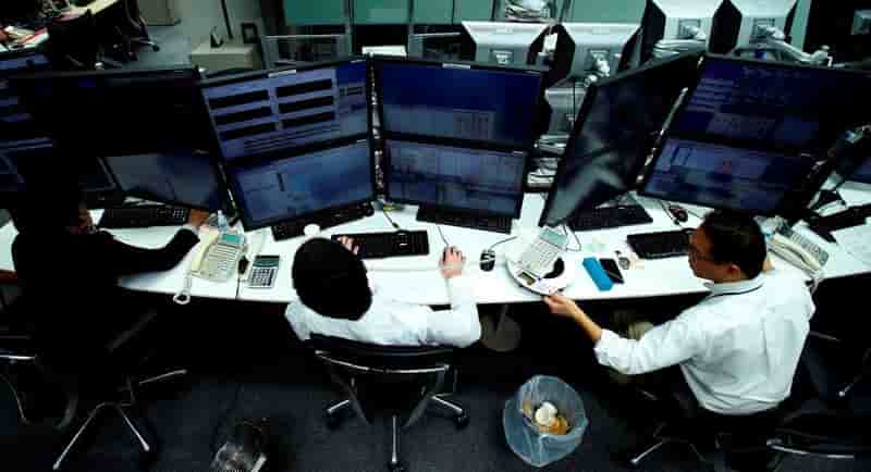 Les societes japonaises de negoce reduisent leurs investissements et vendent des actifs