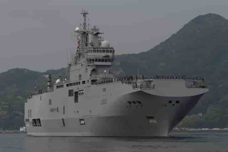 Le mistral au japon avant des manoeuvres dans le pacifique