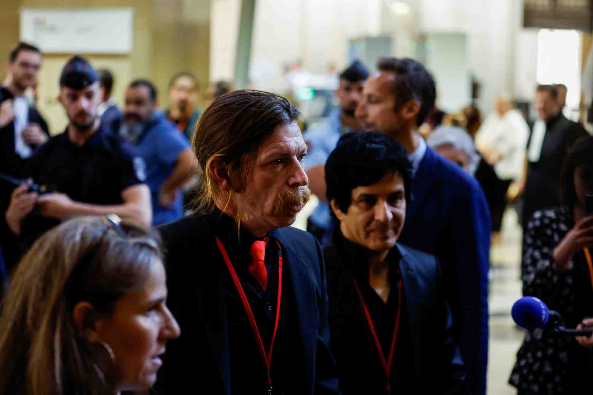Au proces du 13-novembre, le sentiment de culpabilite des eagles of death metal