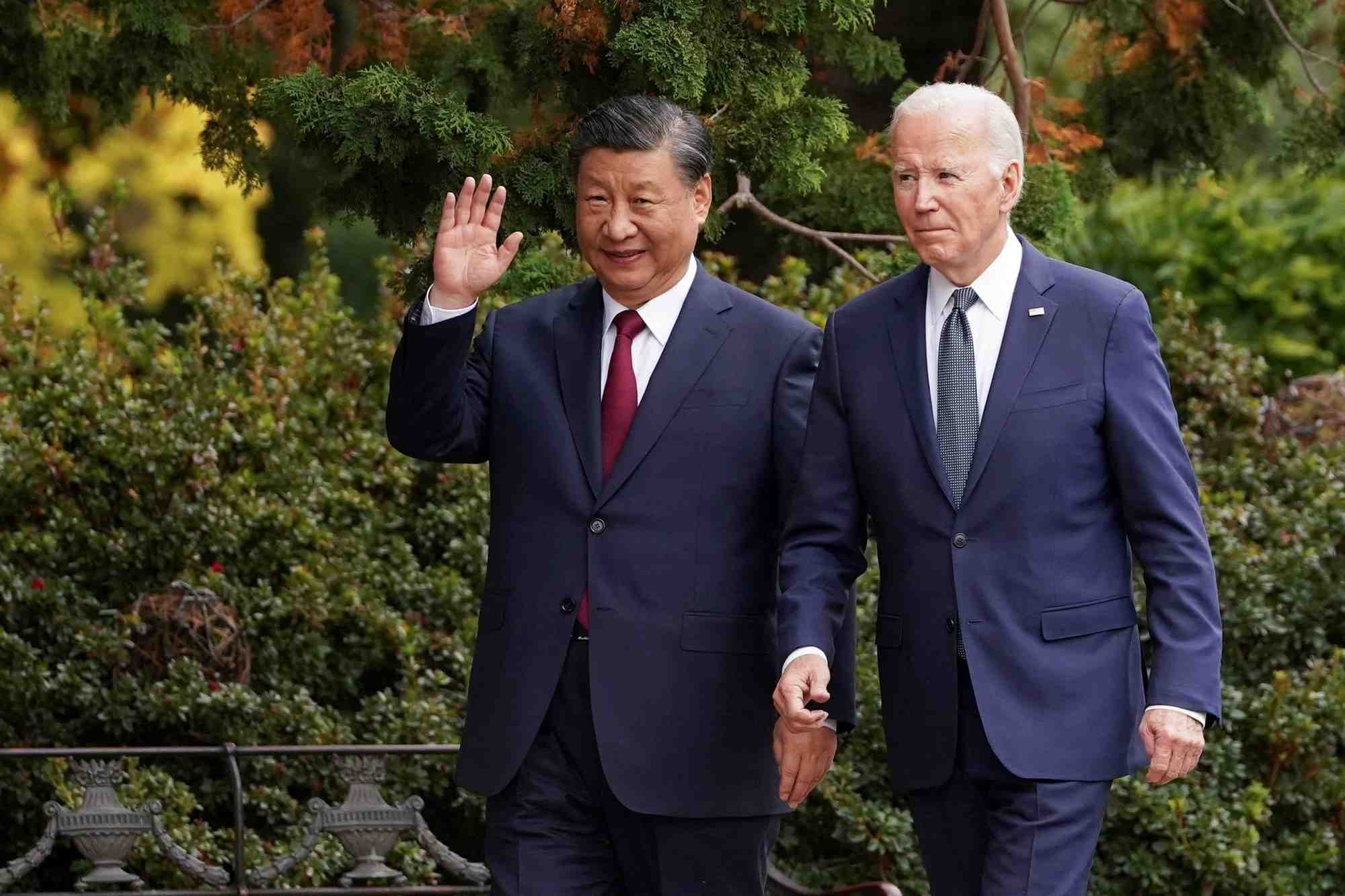 Le president americain joe biden rencontre le president chinois xi jinping en marge du sommet de l'apec, a woodside