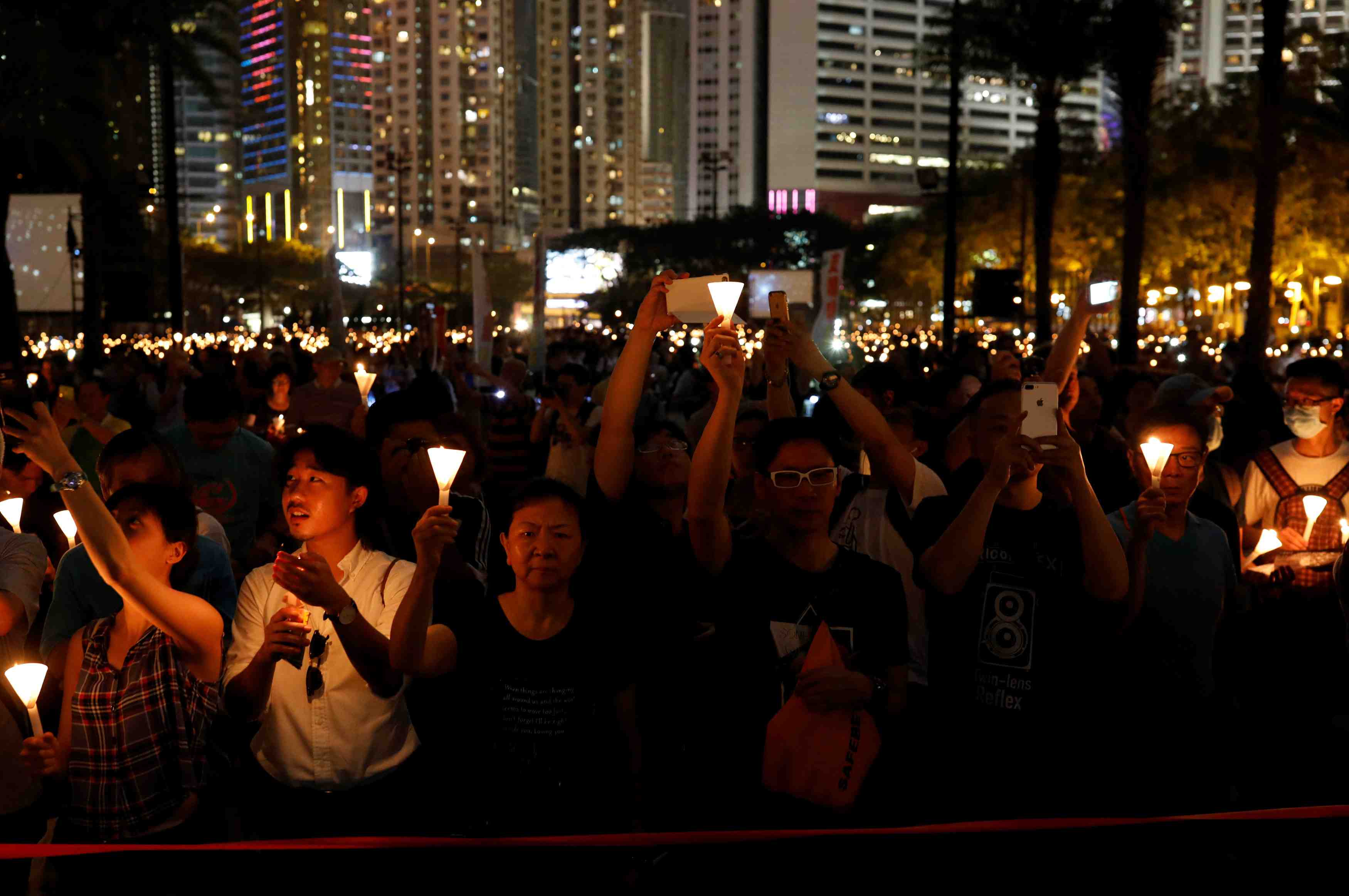 Tiananmen: veillee du souvenir a hong kong