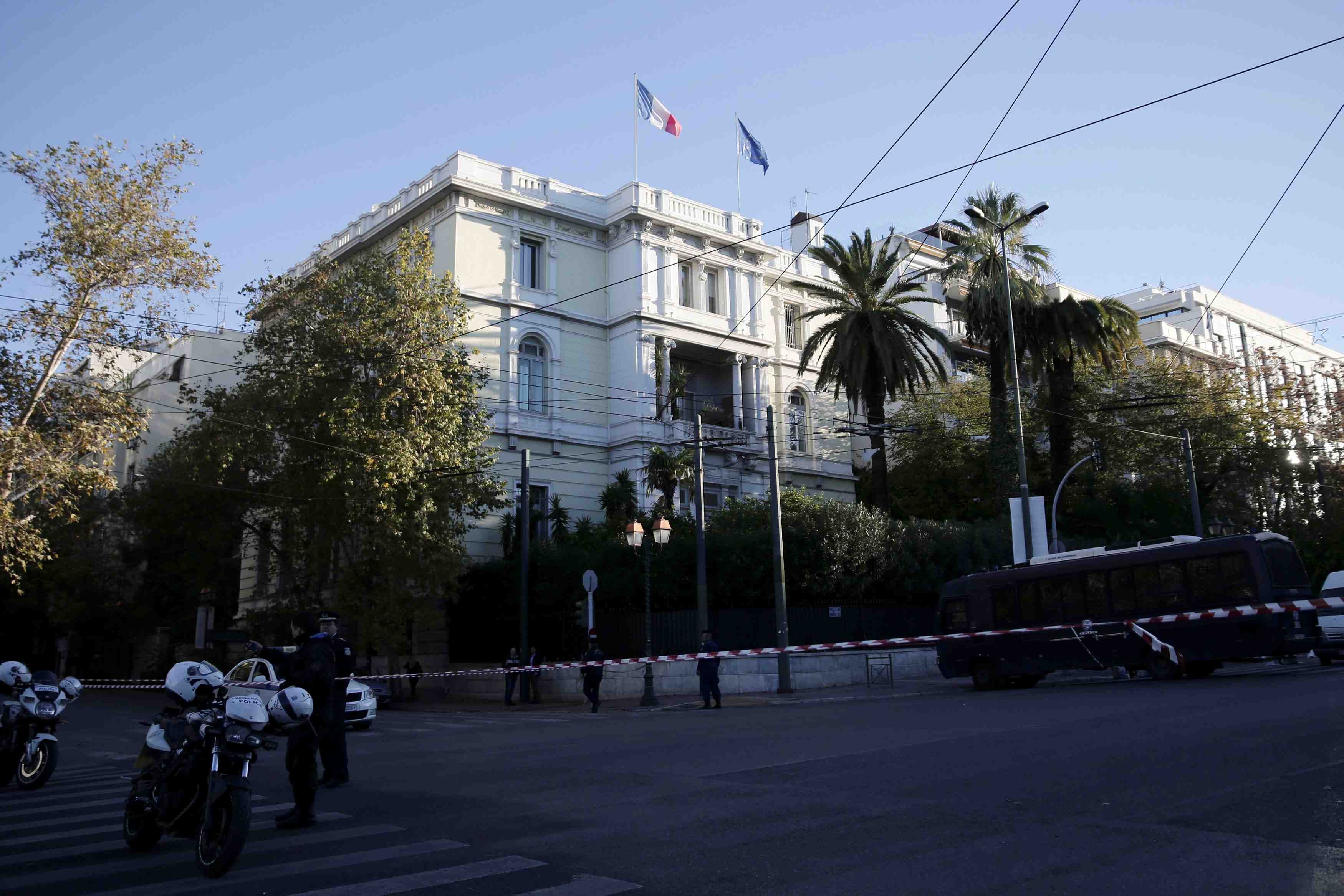Engin explosif contre l'ambassade de france en grece
