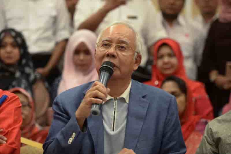 Interdiction faite a najib de quitter la malaisie