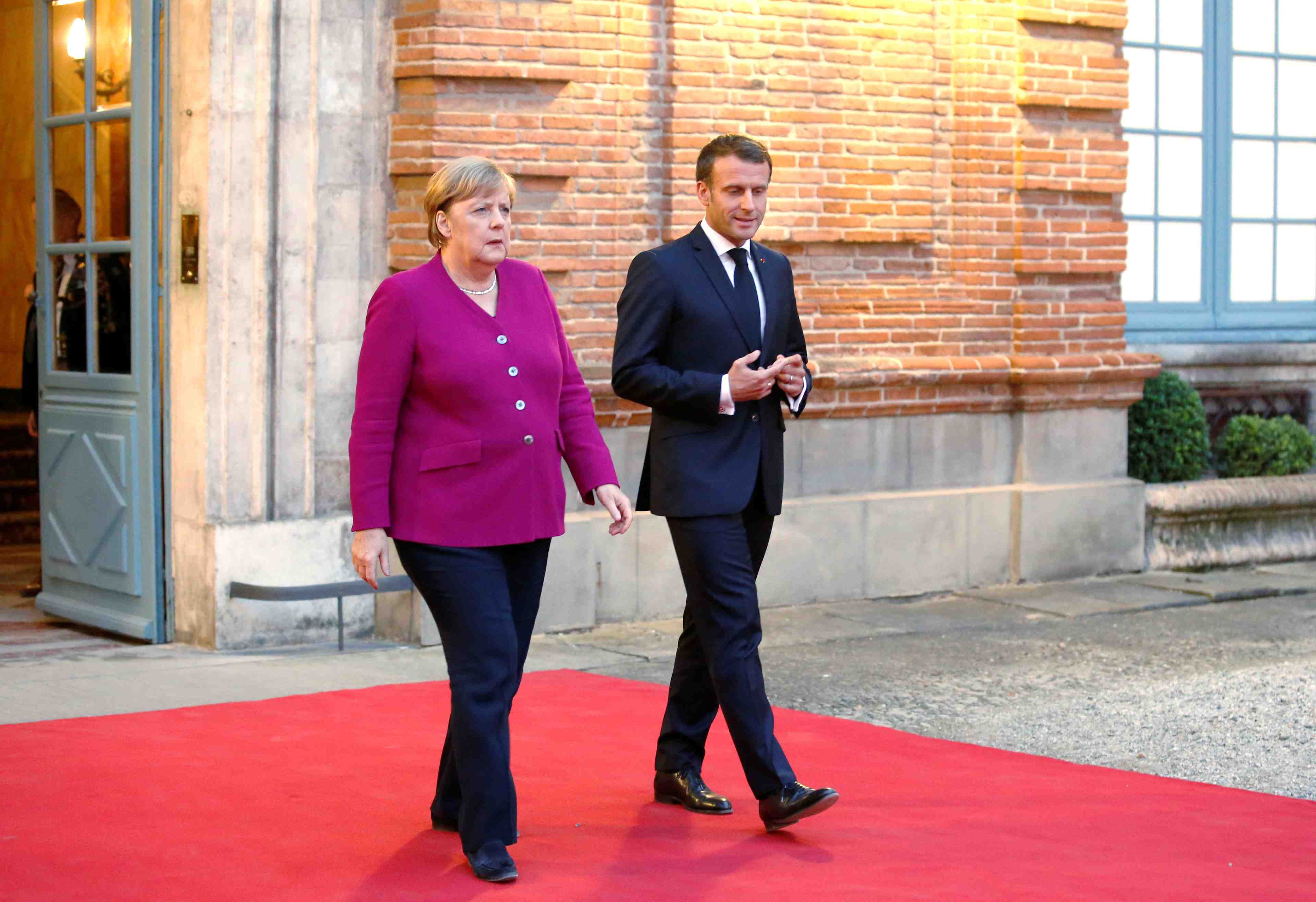 Macron rencontrera merkel dimanche a berlin pour reflechir au projet europeen