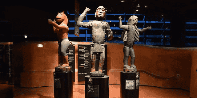 Statues_royales,_Abomey,_Musée_du_quai_Branly