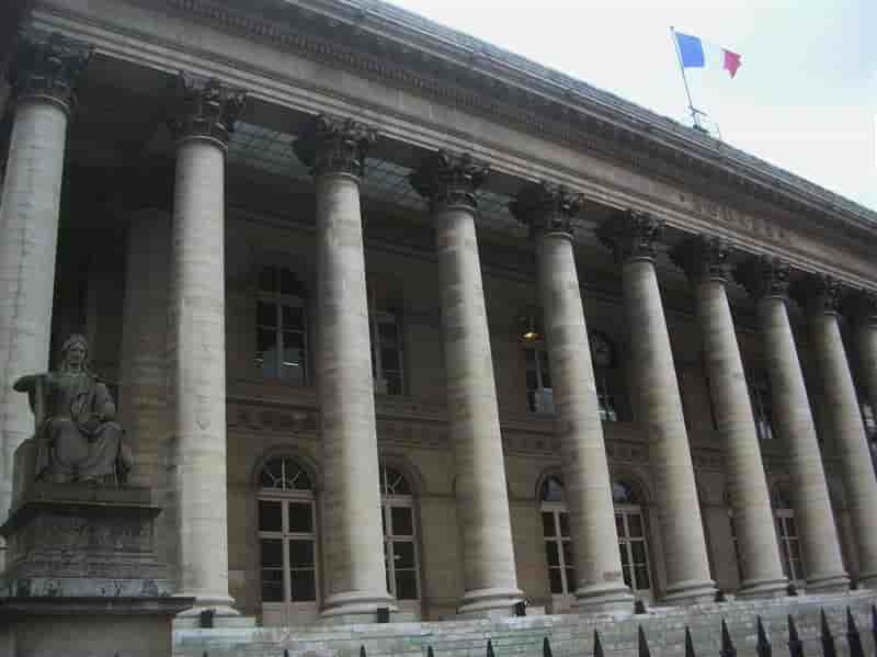 Les Bourses européennes hésitantes à la mi-séance
