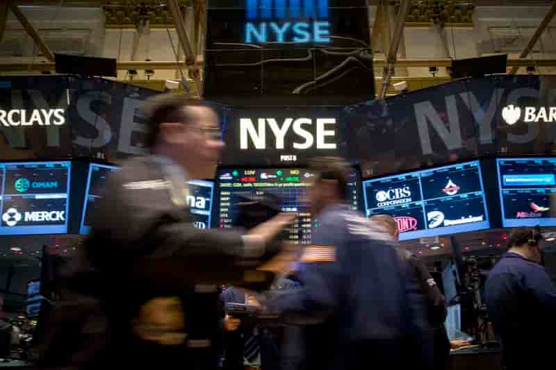 Le Dow Jones gagne 1,69% à la clôture, le Nasdaq prend 2,12%