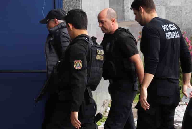 Un ex-ministre bresilien arrete pour petrobras