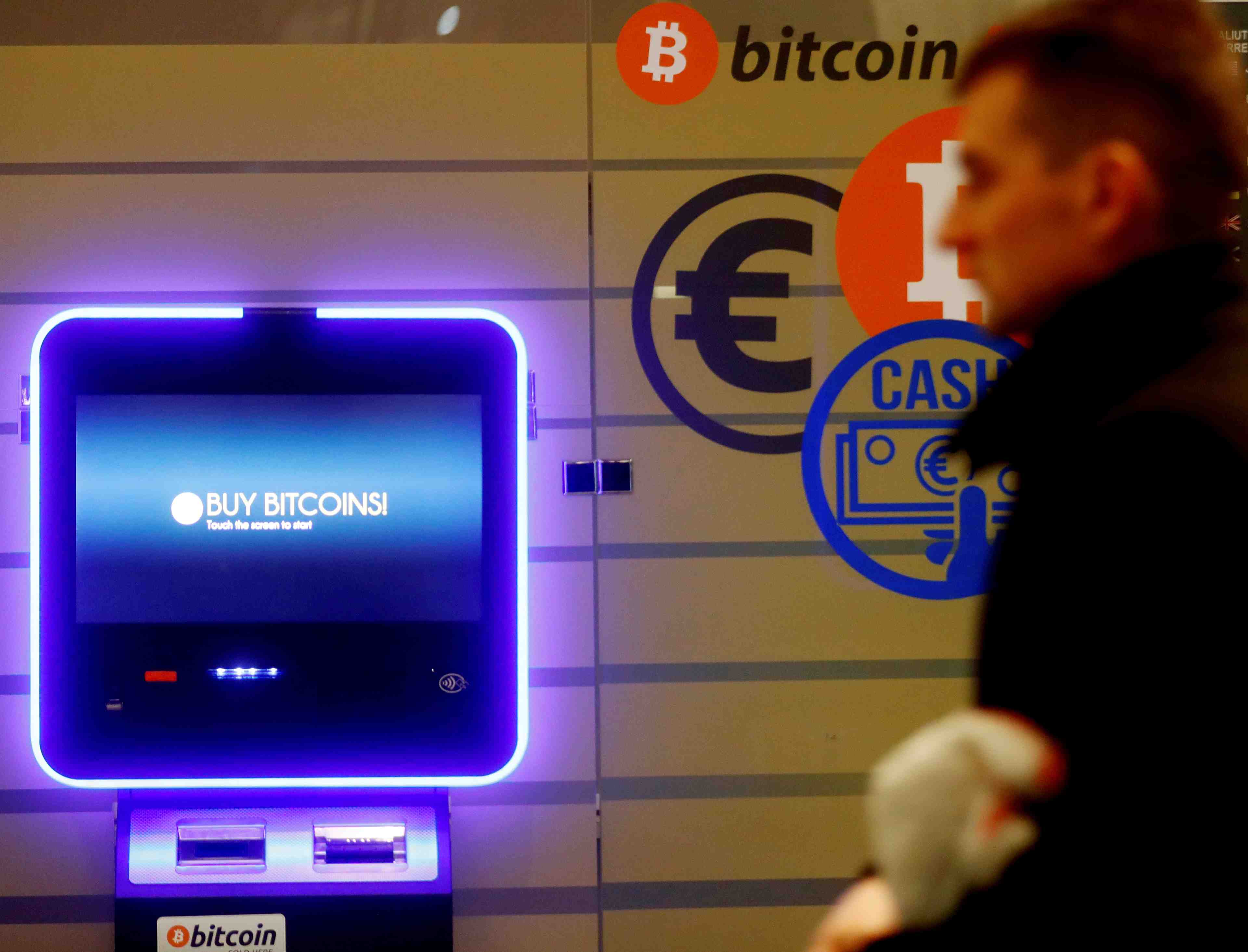 Le bitcoin franchit la barre des 15.000 dollars