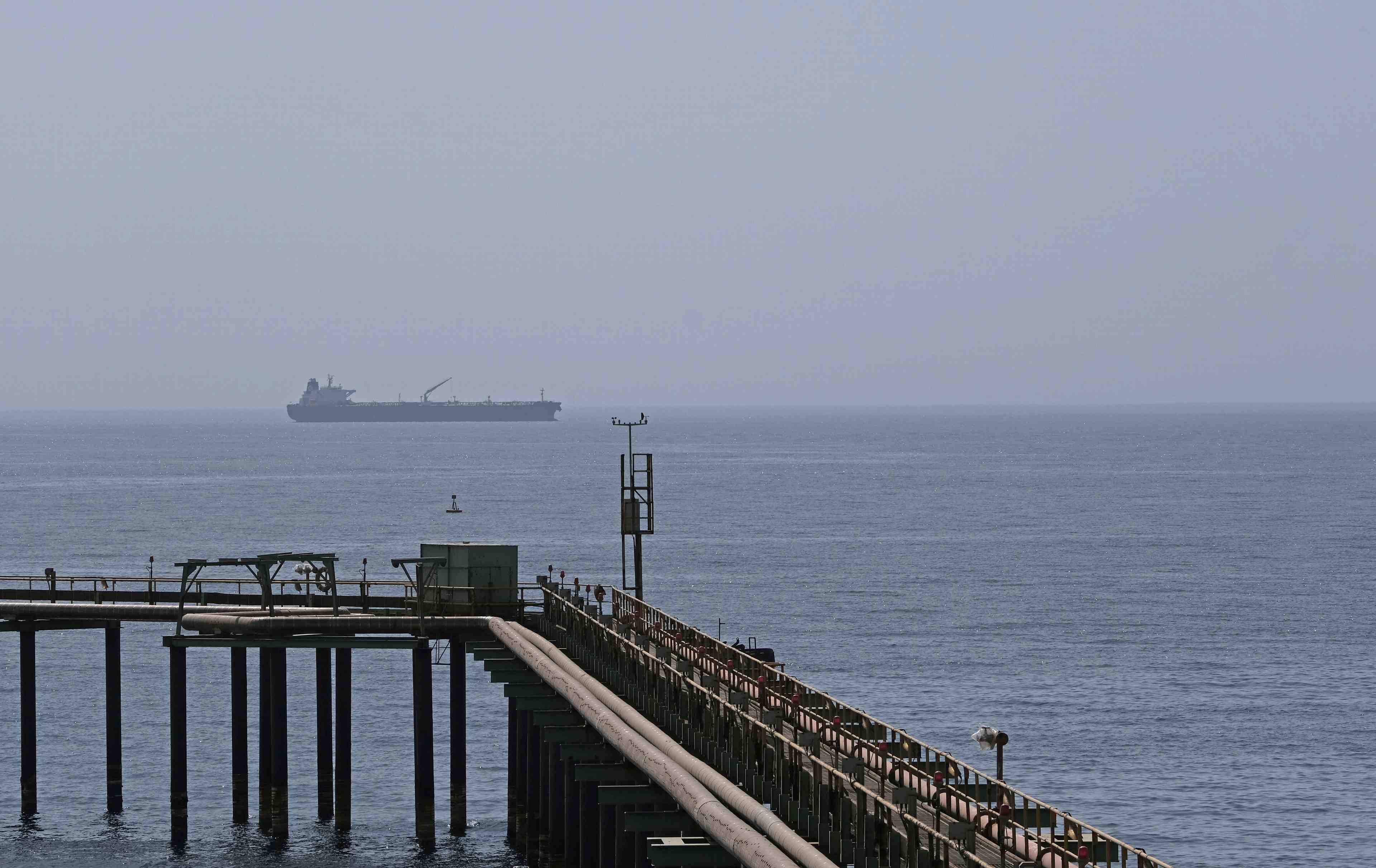 Un petrolier grec endommage par une mine dans un port saoudien