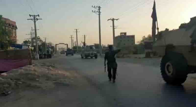Les taliban menacent onze capitales provinciales en afghanistan
