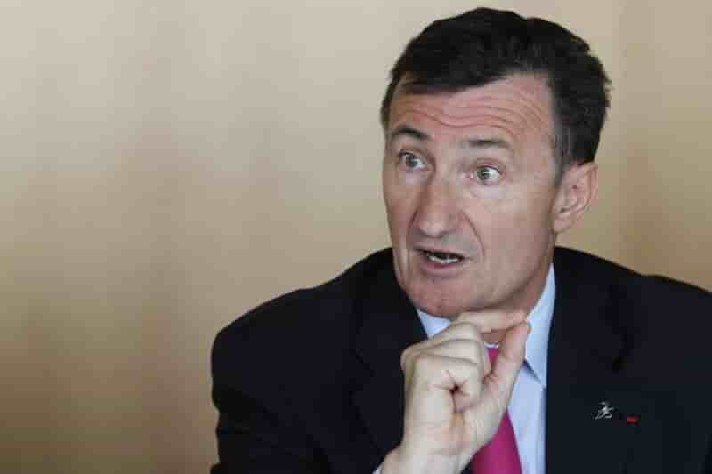 Dassault systemes vise une marge operationnelle stable en 2015