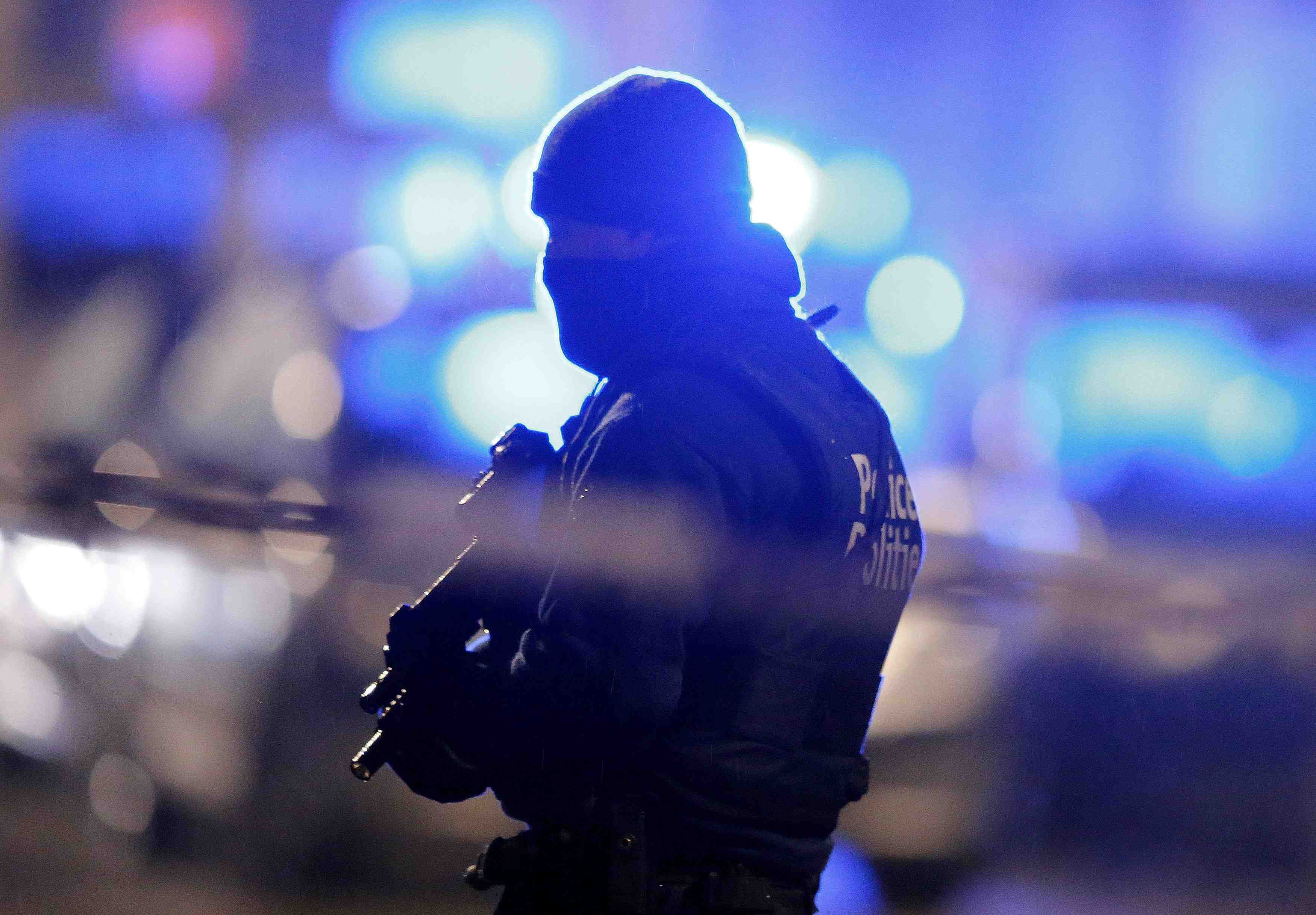 Un homme inculpe en belgique dans l'enquete sur l'attentat dejoue en france