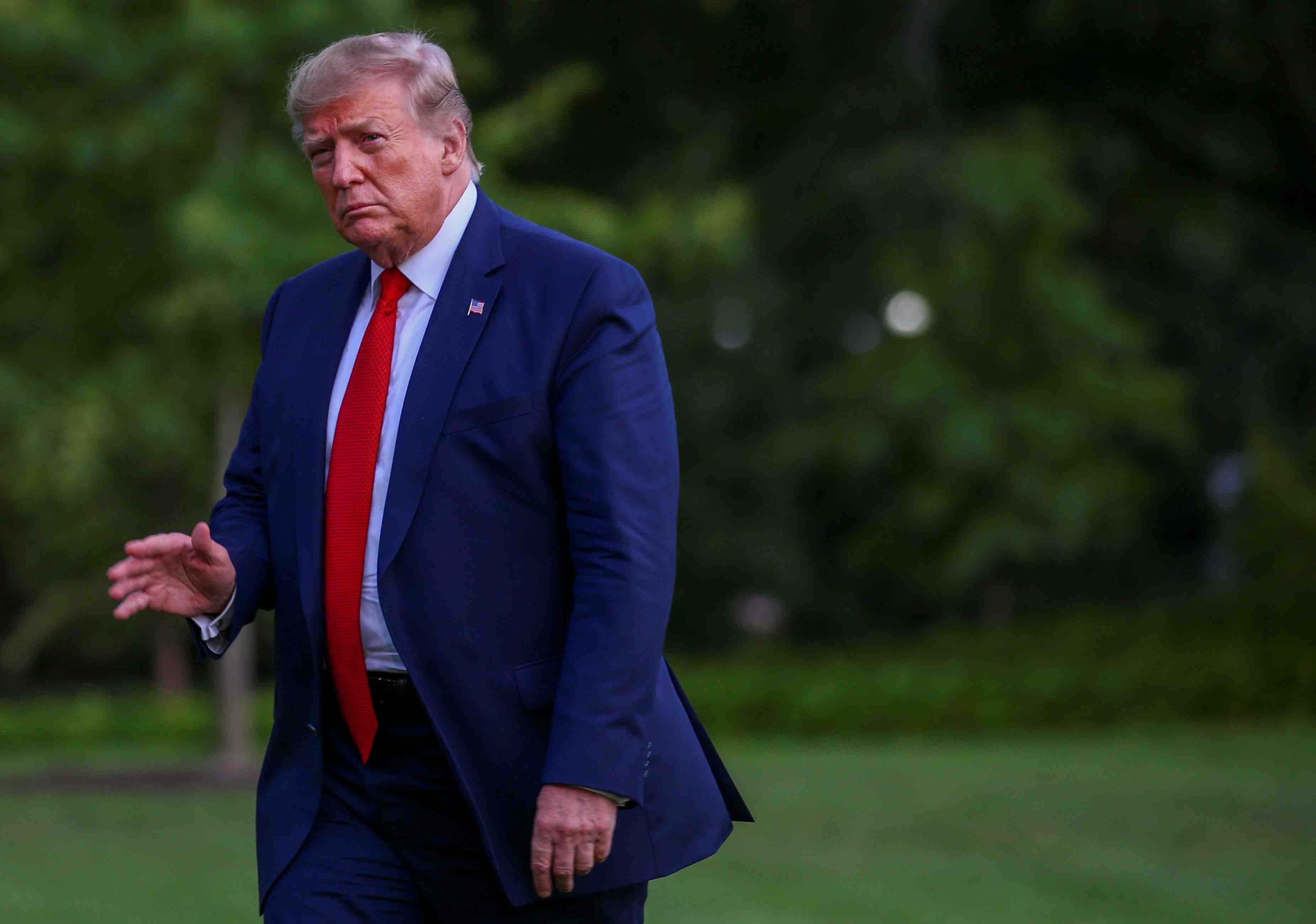 Donald trump demande a nouveau a la fed de baisser ses taux
