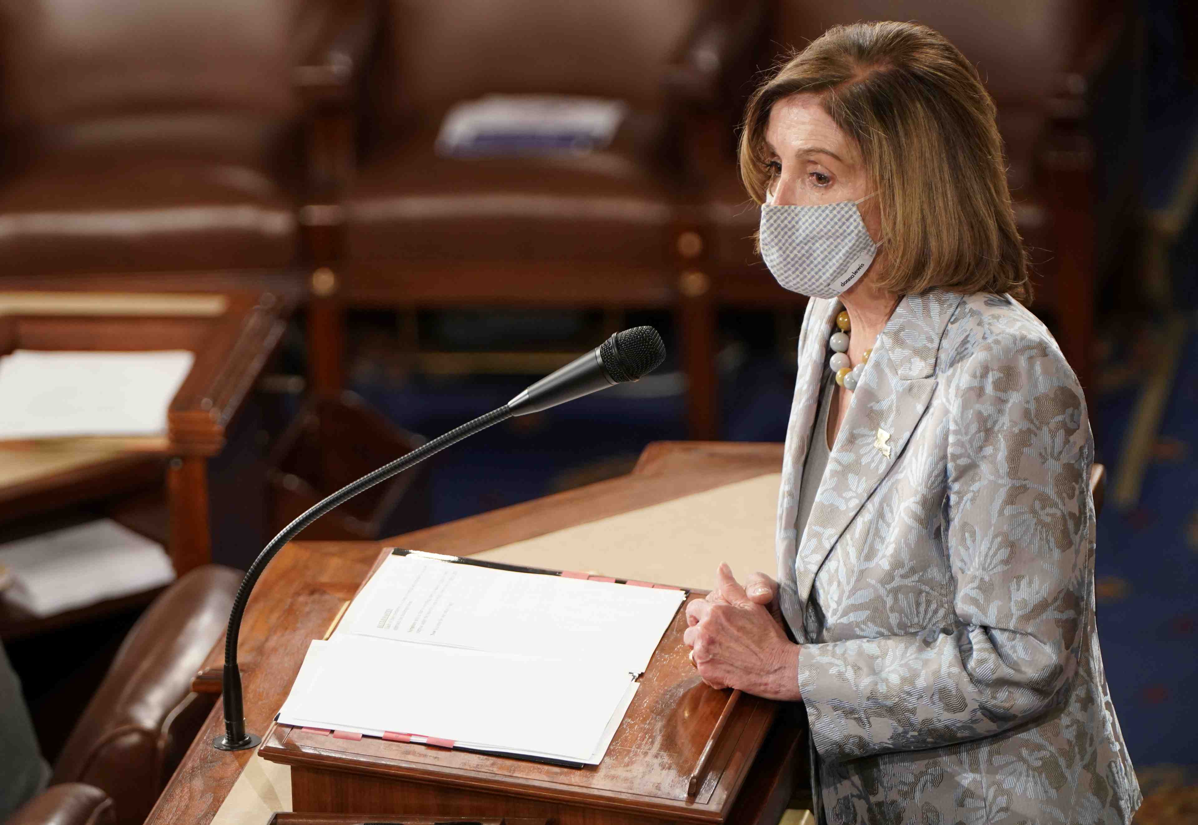 Usa: pelosi dit vouloir poursuivre dans la soiree la certification de la victoire de biden