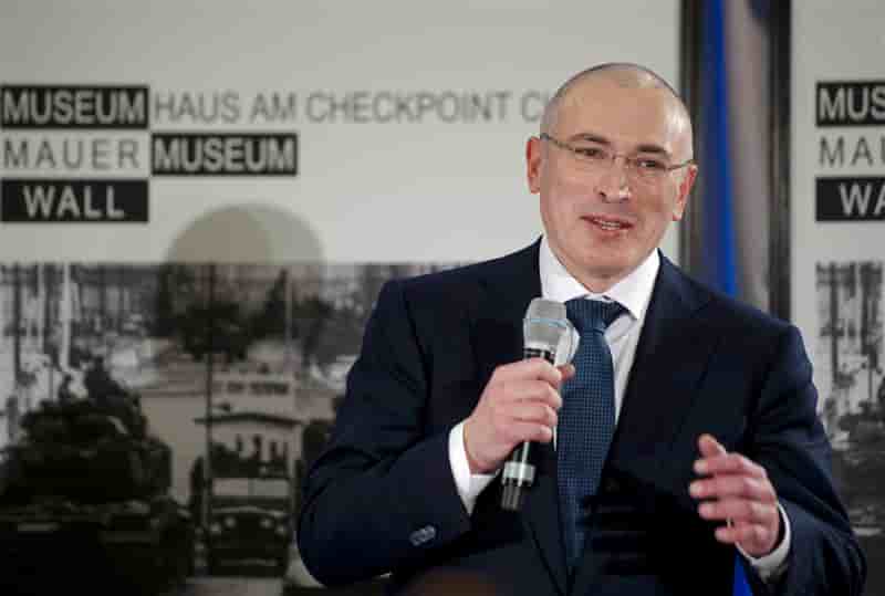 Mikhaïl Khodorkovski défend les "détenus politiques" en Russie