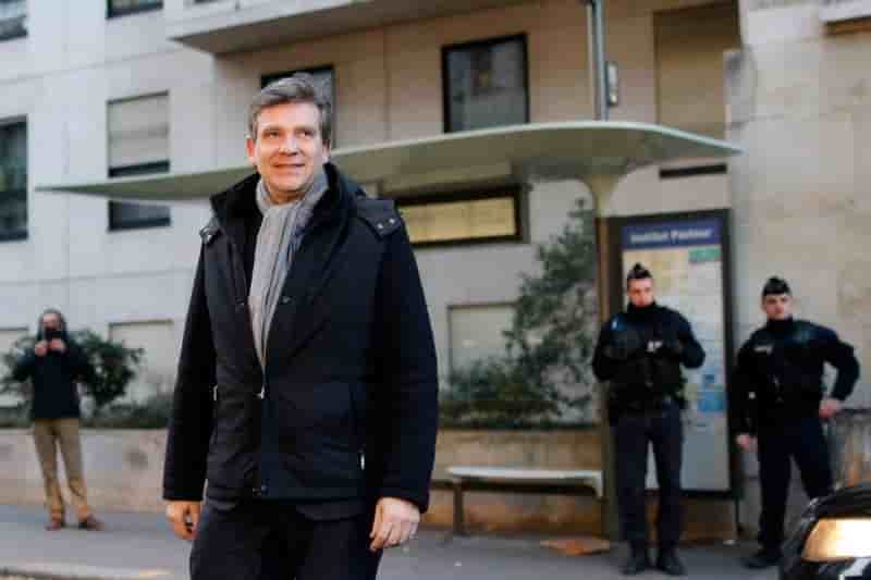Montebourg appelle melenchon a retirer sa candidature