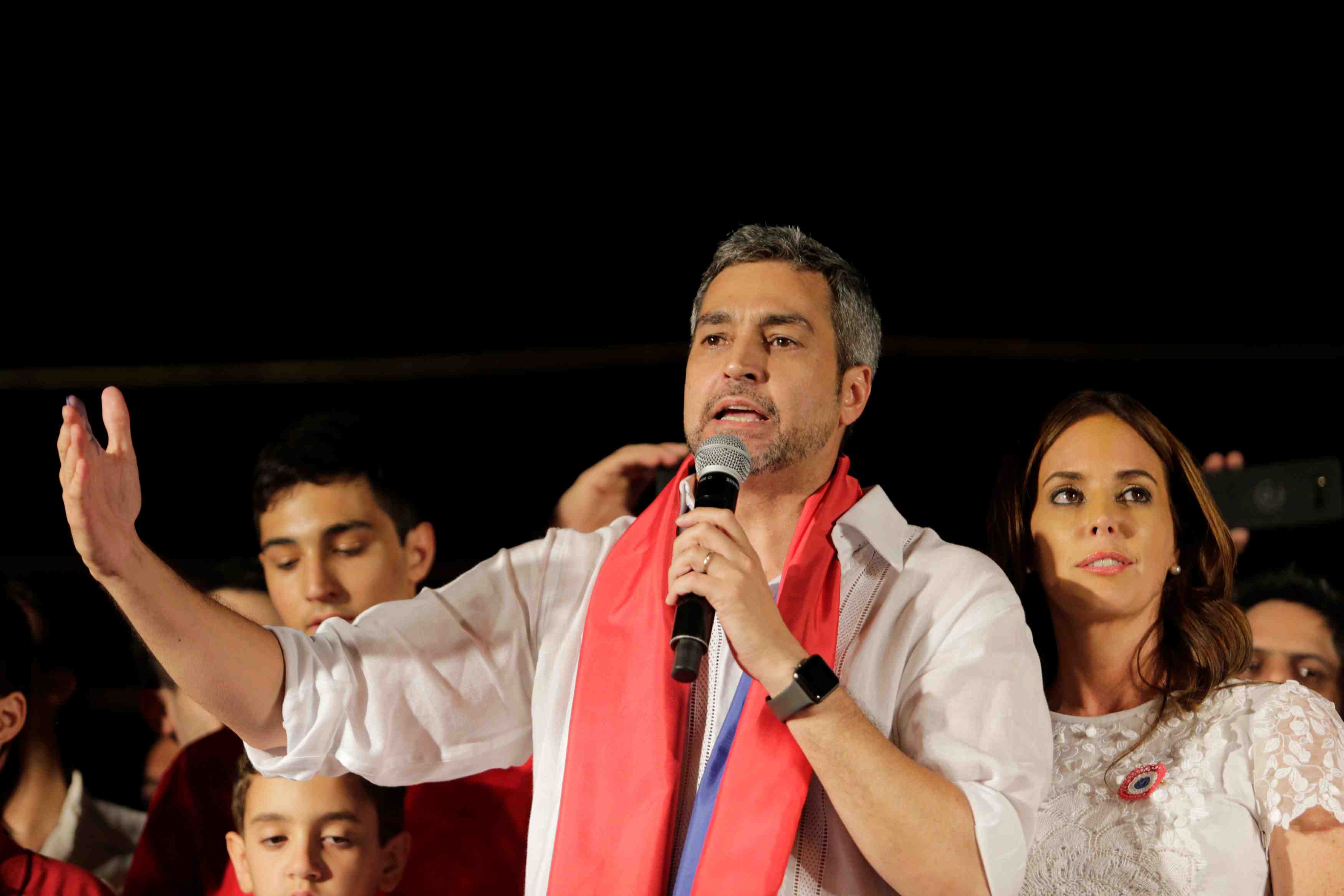 Mario abdo, du parti colorado, elu president du paraguay