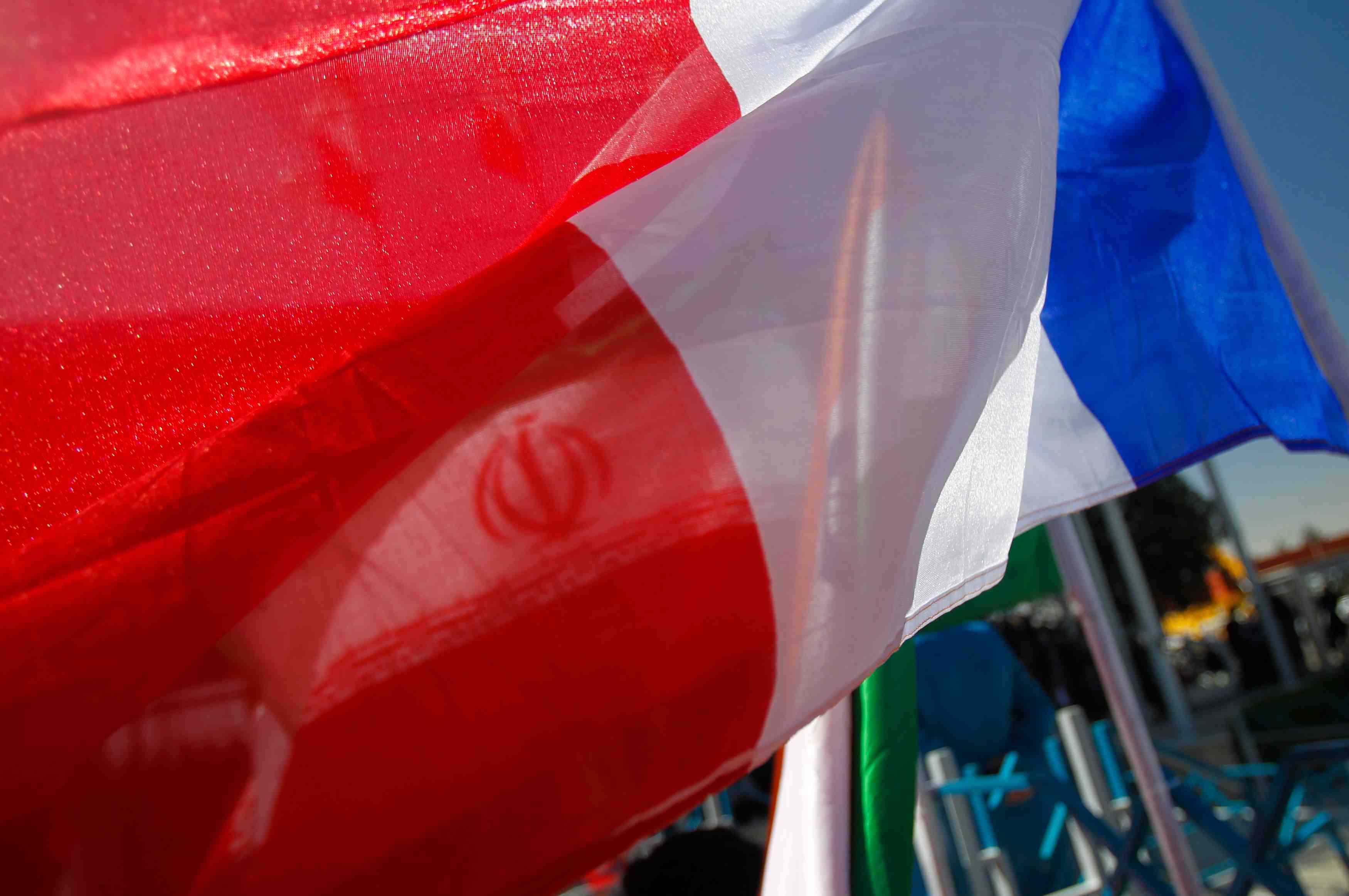 L'iran juge "excessifs" les appels de paris a de nouvelles negociations