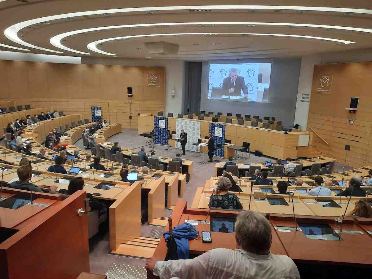 Xavier Bertrand, président des Hauts-de-France et candidat à l'élection présidentielle, a souhaité donner la parole à des entreprises sur les forces et les faiblesses de l'attractivité économique des Hauts-de-France.