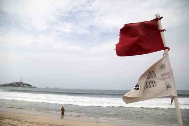 L'ouragan willa s'affaiblit a l'approche des cotes mexicaines