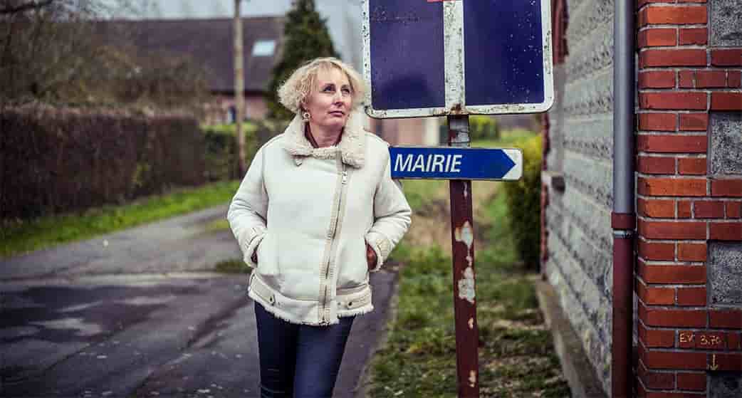 Première maire transgenre de France, Marie Cau a démissionné, suite à de nombreuses pressions et à des faits de harcèlement de la part de certains habitants.