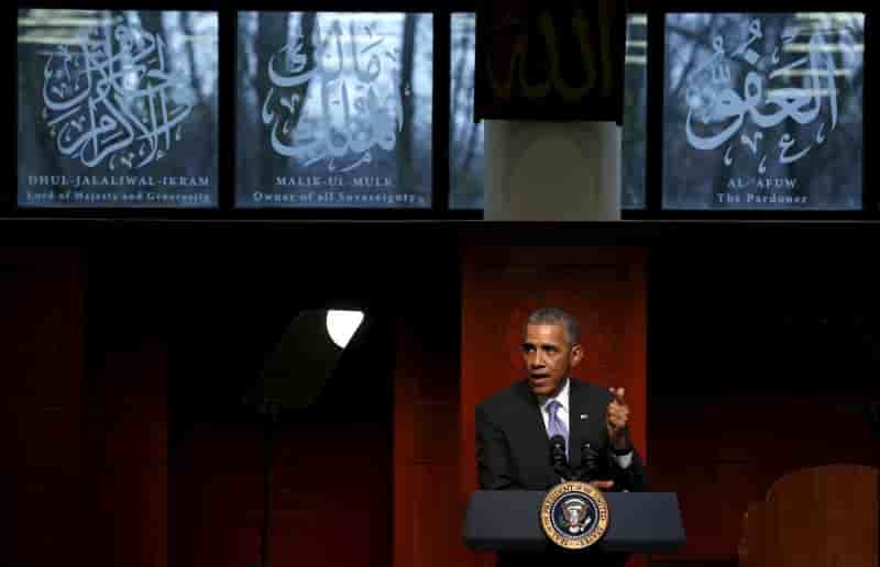 Barack obama se rend dans une mosquee