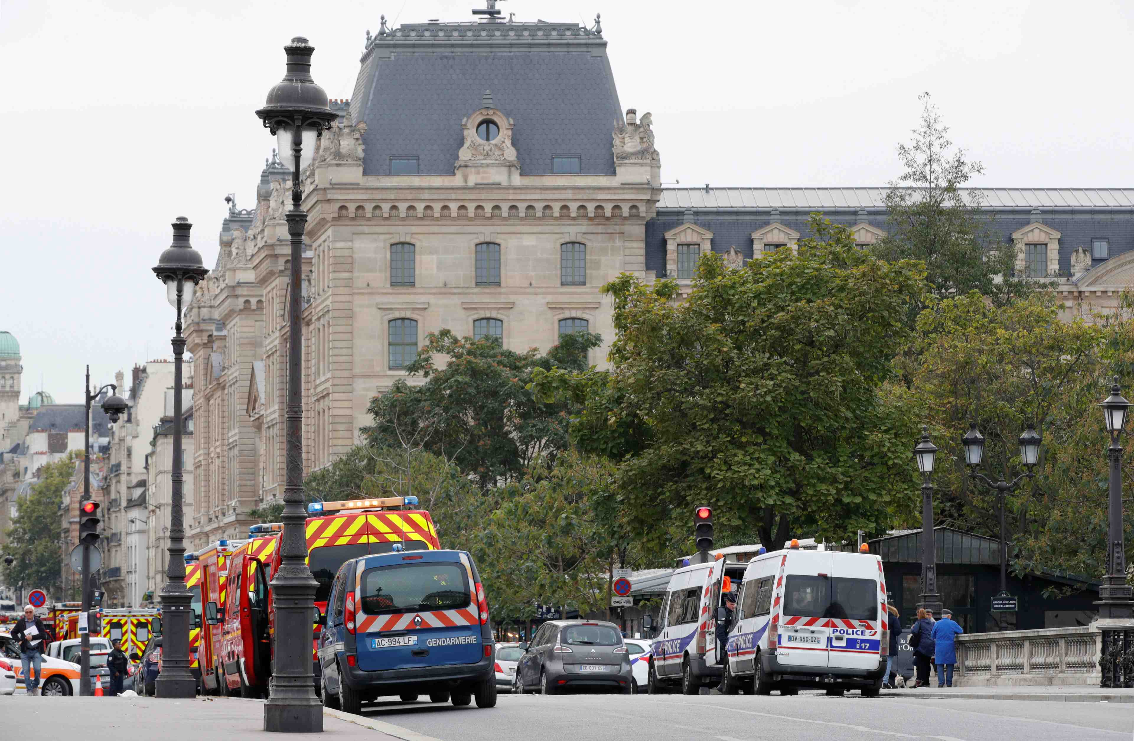 L'auteur de l'attaque a la prefecture presentait des signes de radicalisation