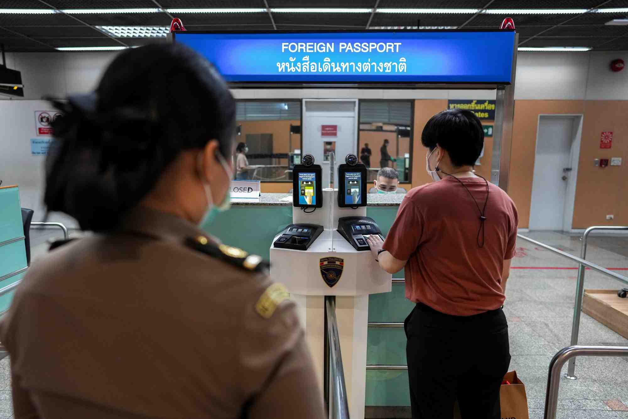 Le personnel de l'aeroport international don mueang, en thailande