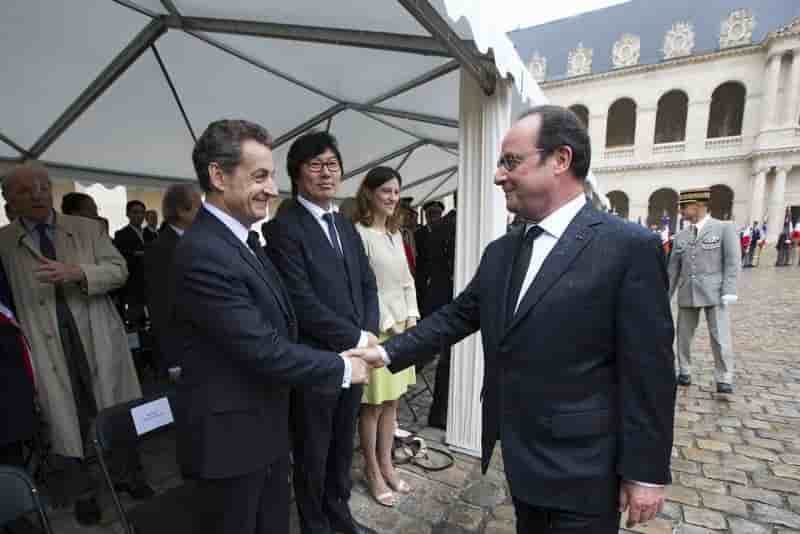 Hollande et sarkozy ensemble pour aller aux obseques de peres