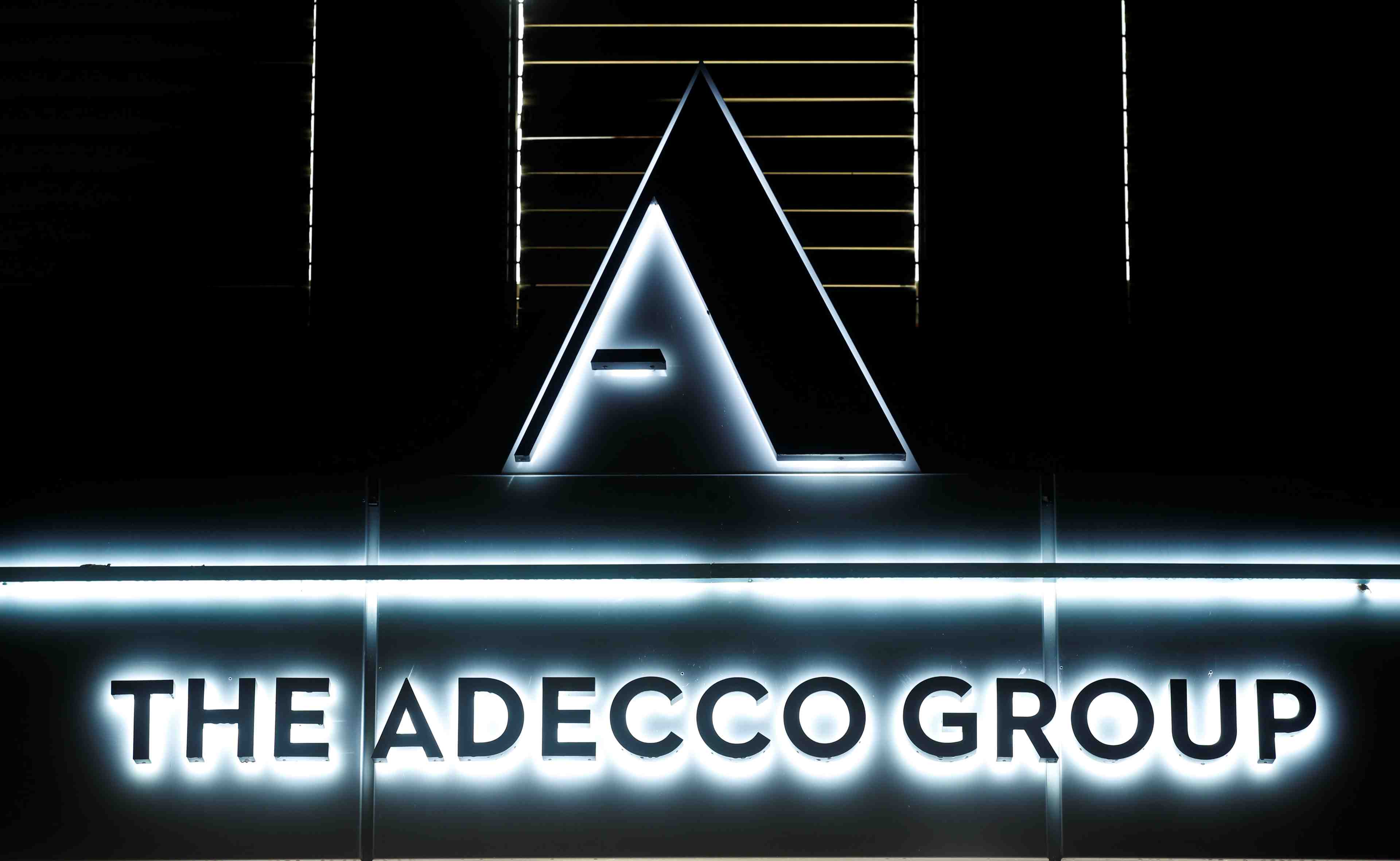 Adecco voit une poursuite de la baisse de son ca au debut du deuxieme trimestre