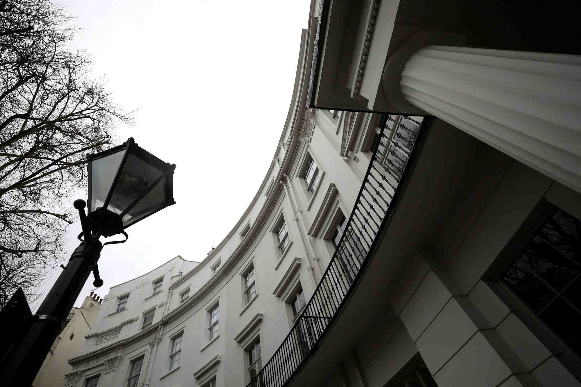 Face au coronavirus, londres prone un coup de frein sur les transactions immobilieres