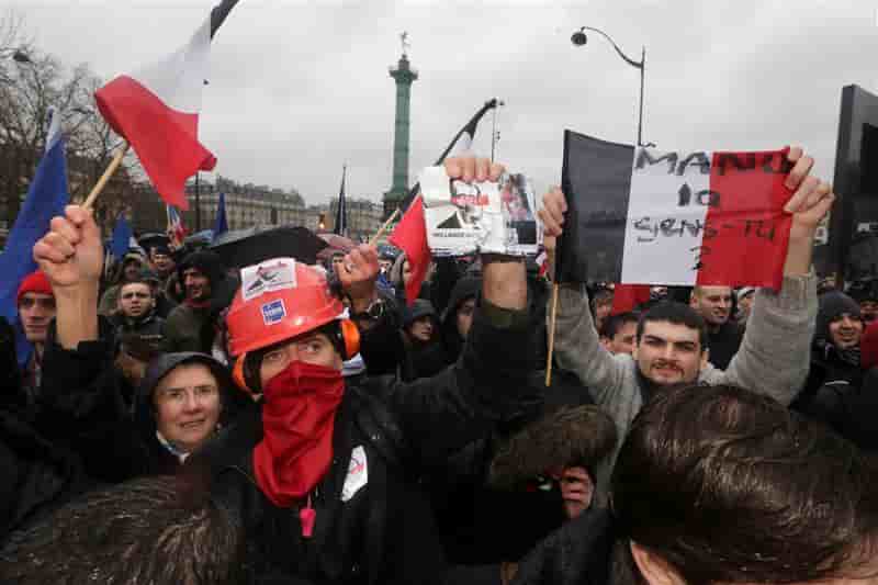 Huit personnes déférées après la manifestation anti-Hollande
