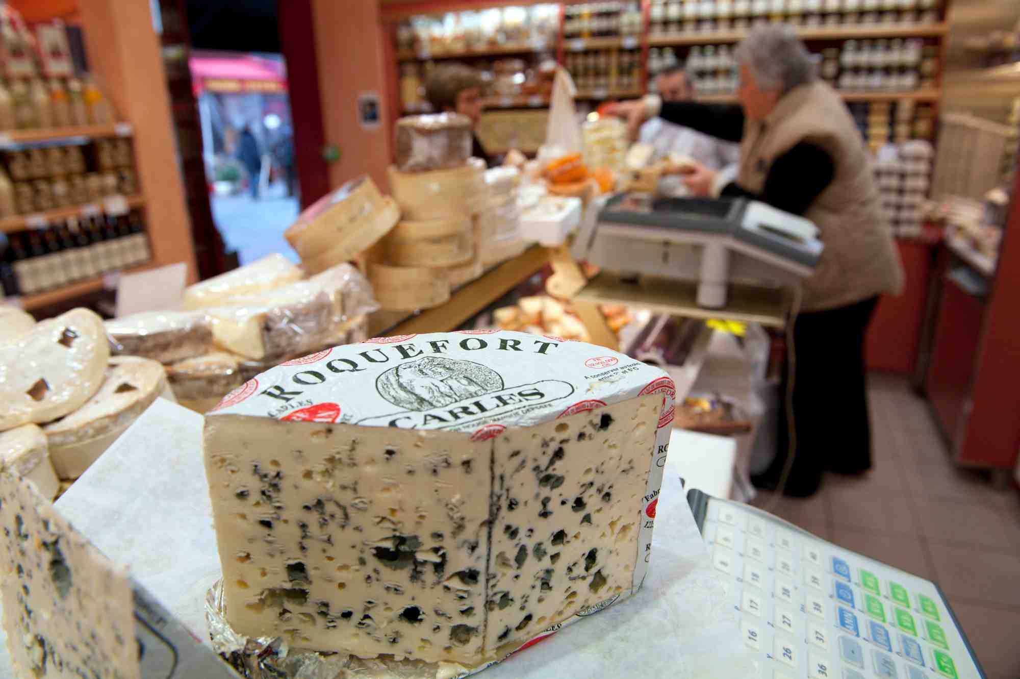 ruxelles a lancé ce lundi une procédure auprès de l'Organisation mondiale du commerce (OMC) pour contester une enquête de Pékin visant les produits laitiers de l'UE.