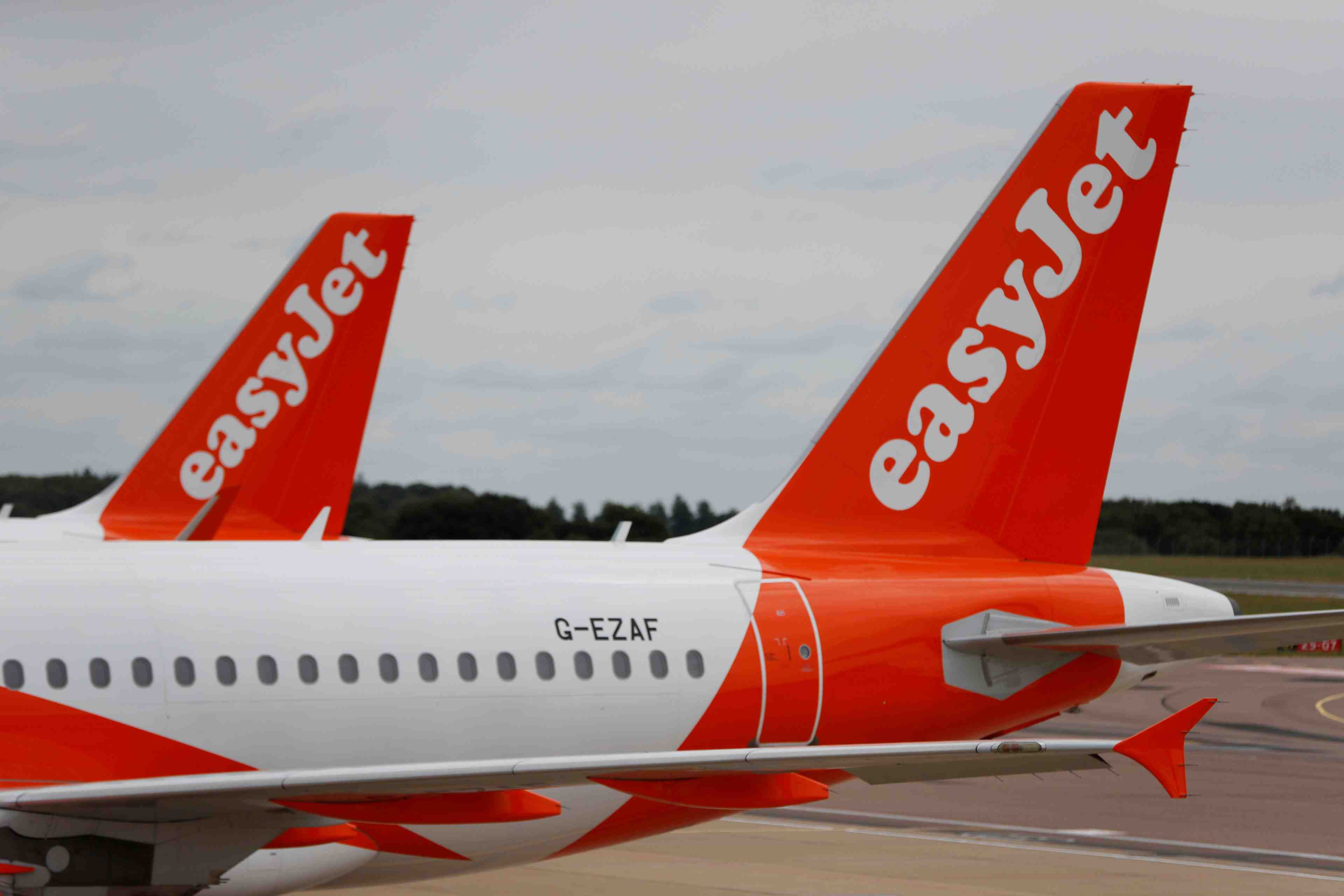 Easyjet perd 1,3 milliard de livres, mais hausse de 50% des reservations grace aux annonces sur les vaccins
