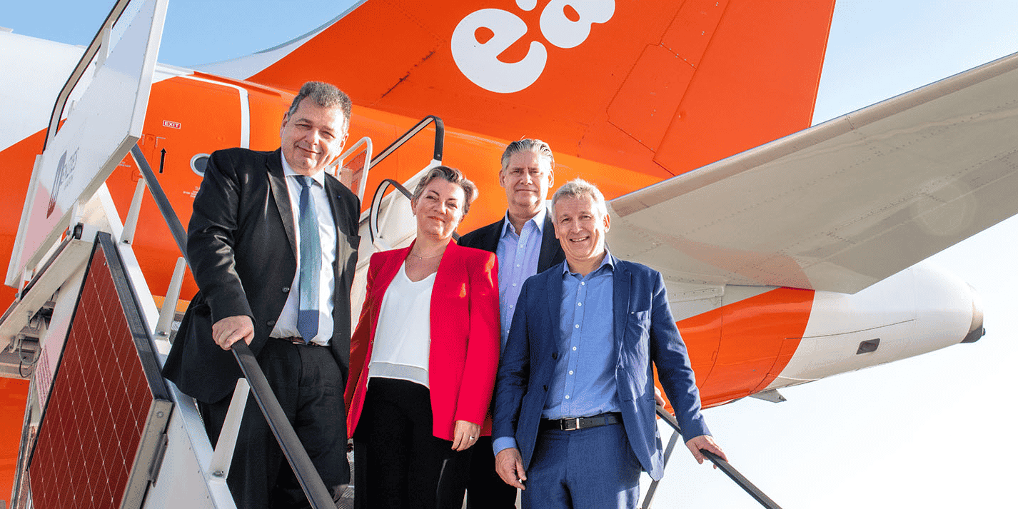 Bertrand Godinot, directeur général France d'Easyjet (à dr.), en compagnie (de g. à dr.) de Franck Goldnadel, président du directoire des Aéroports de la Côte d'Azur, Isabelle Baumelle, directrice des opérations et du développement des compagnies des Aéroports de la Côte d'Azur, et de Johan Lundgren directeur général d'Easyjet, à l'occasion des 10 ans de la base de Nice en 2022.