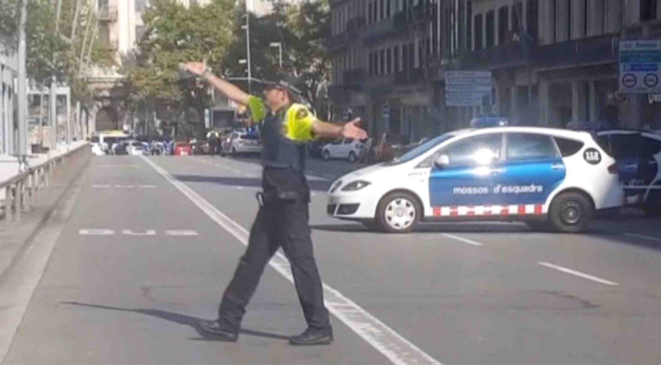 Au moins 13 morts dans une attaque a la fourgonnette a barcelone