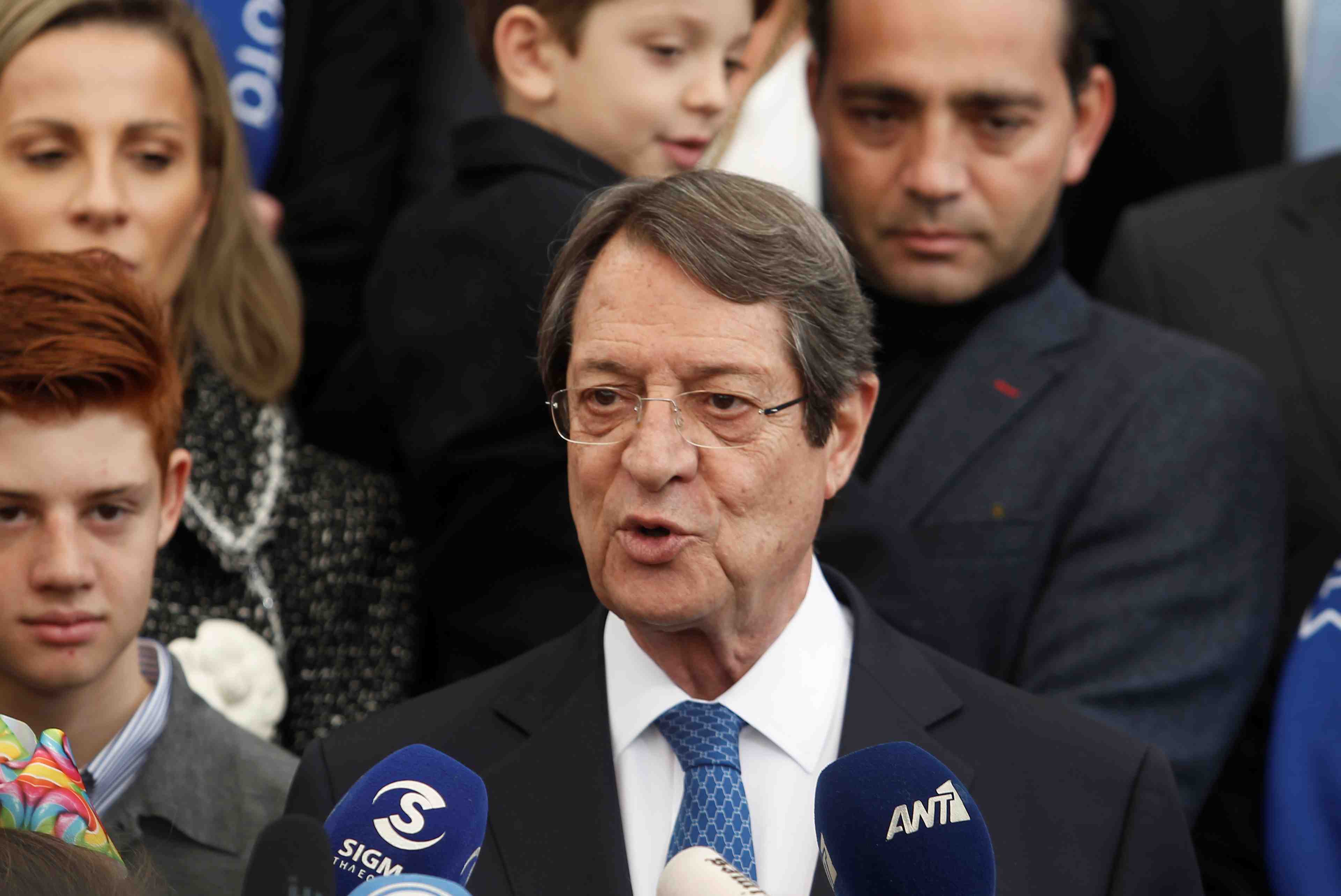 Presidentielle a chypre, avec la partition en toile de fond