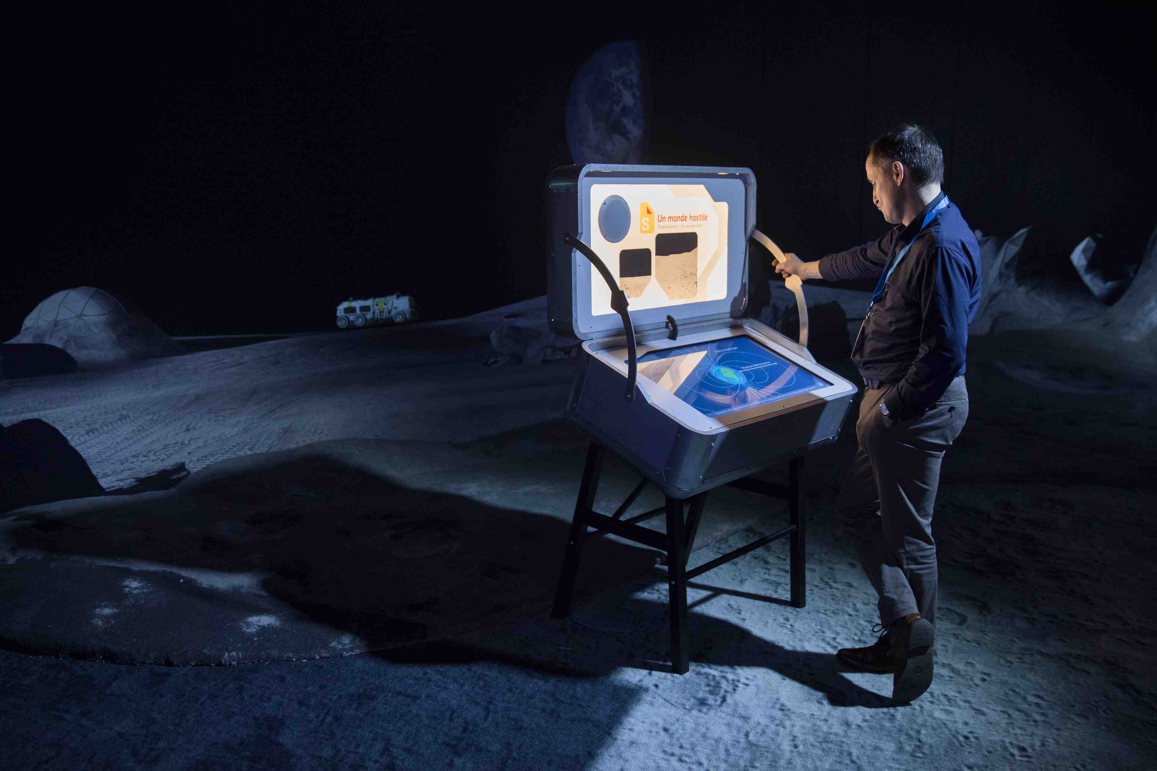 exposition sur la lune