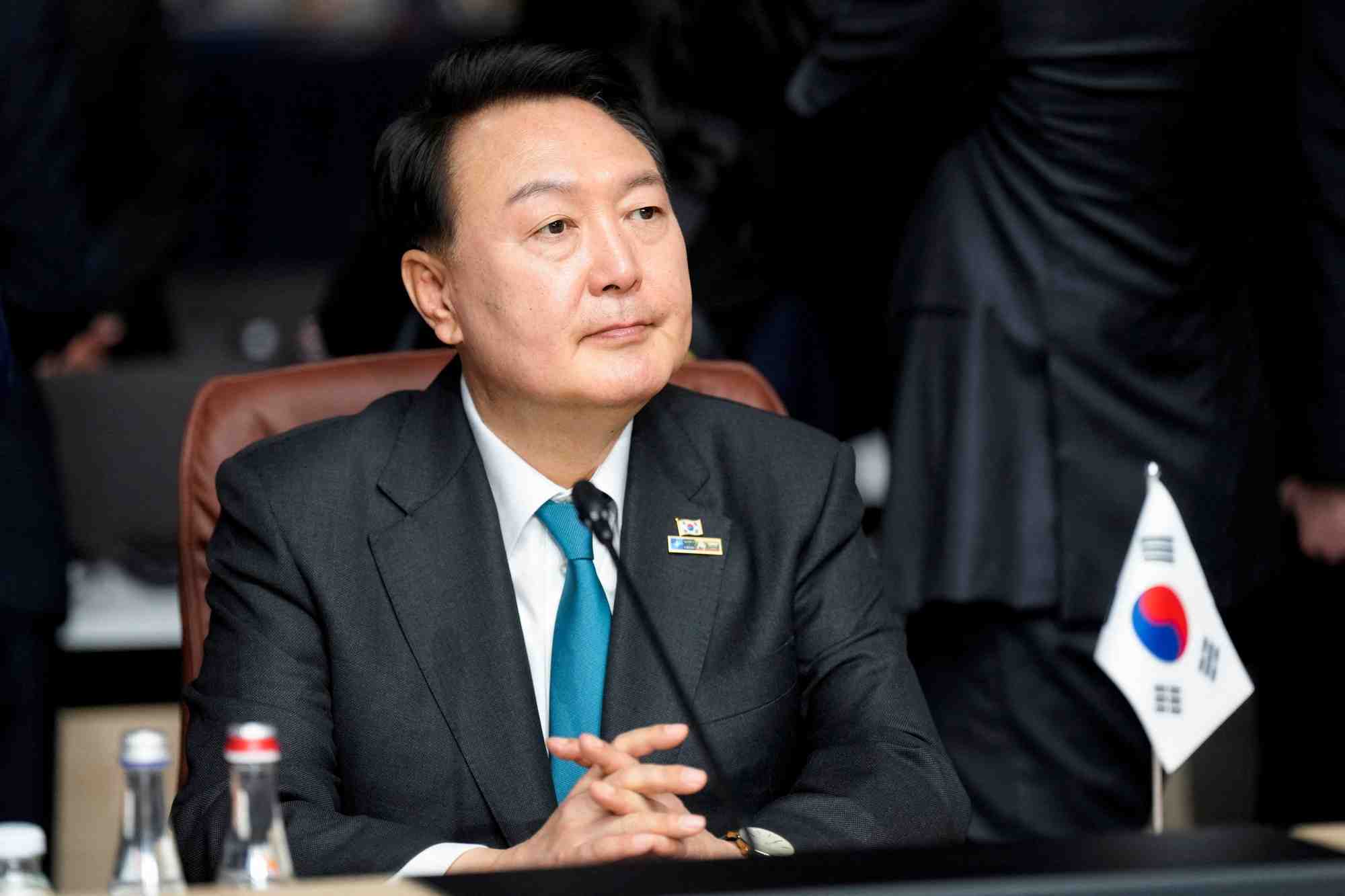 Le principal parti d'opposition a annoncé son intention de déposer plainte pour « rébellion » contre Yoon Suk Yeol et plusieurs hauts responsables de la sécurité.