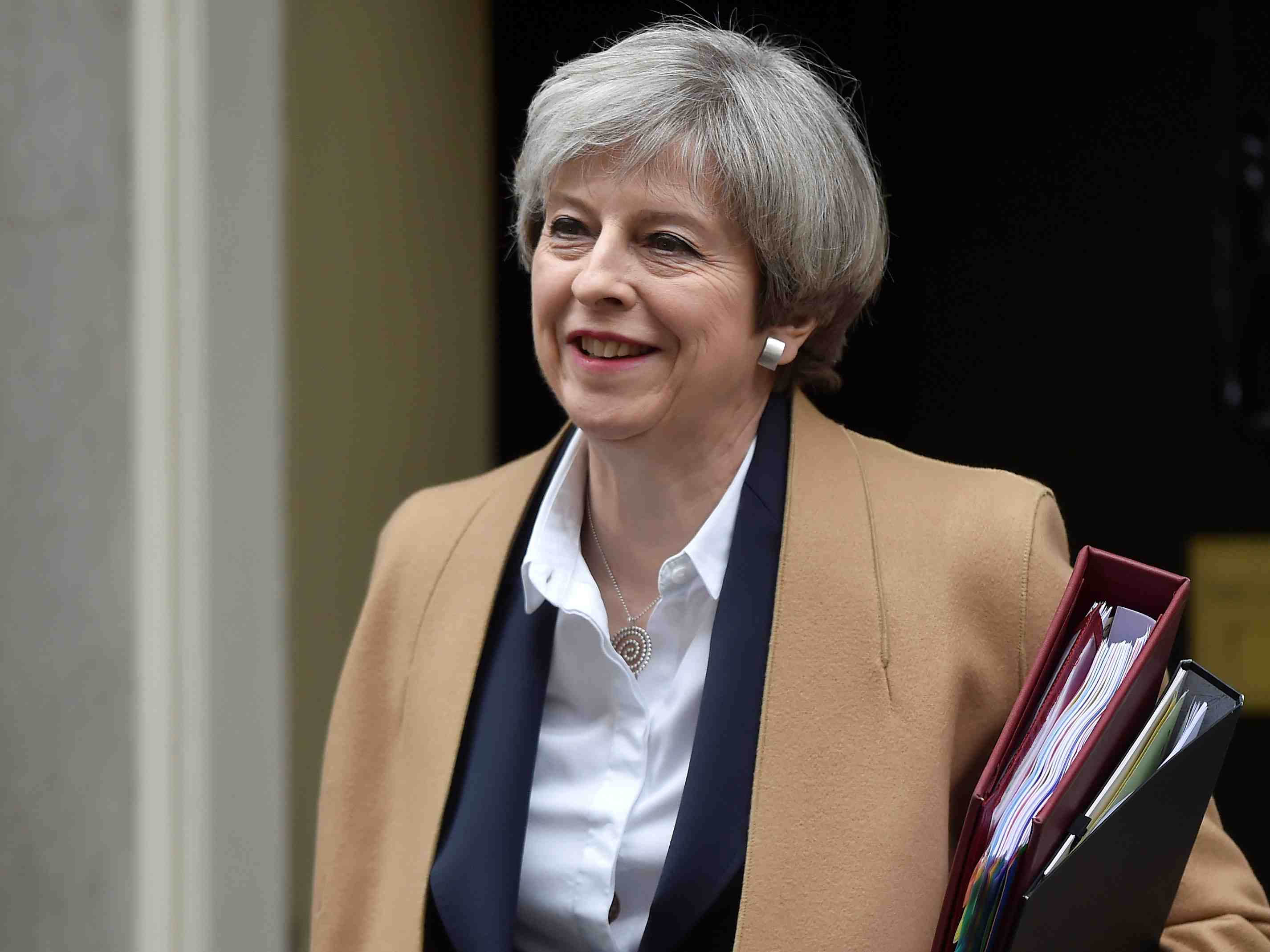 Theresa may reaffirme son "ferme" soutien a gibraltar