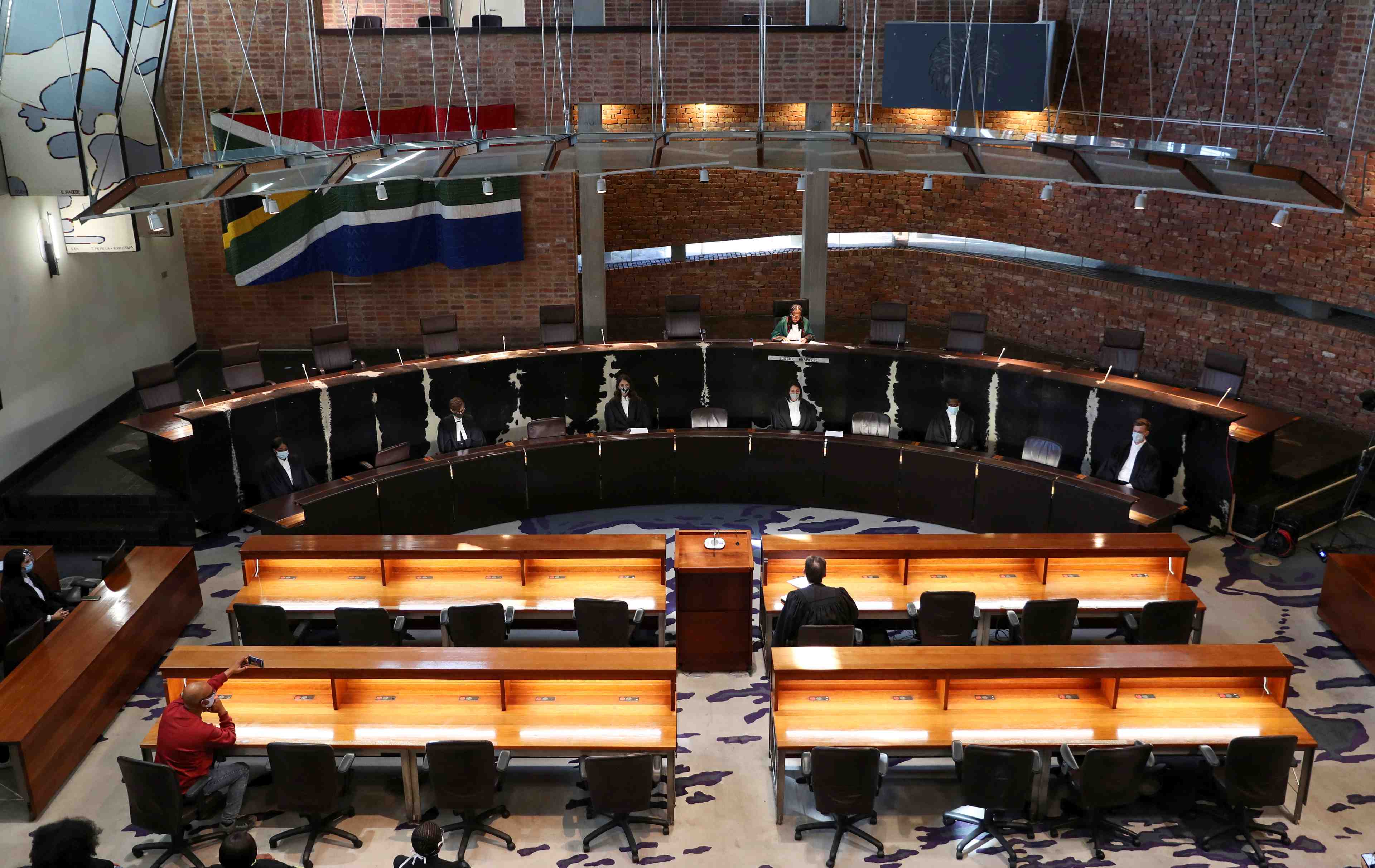 L'ex-president sud-africain jacob zuma condamne a 15 mois de prison