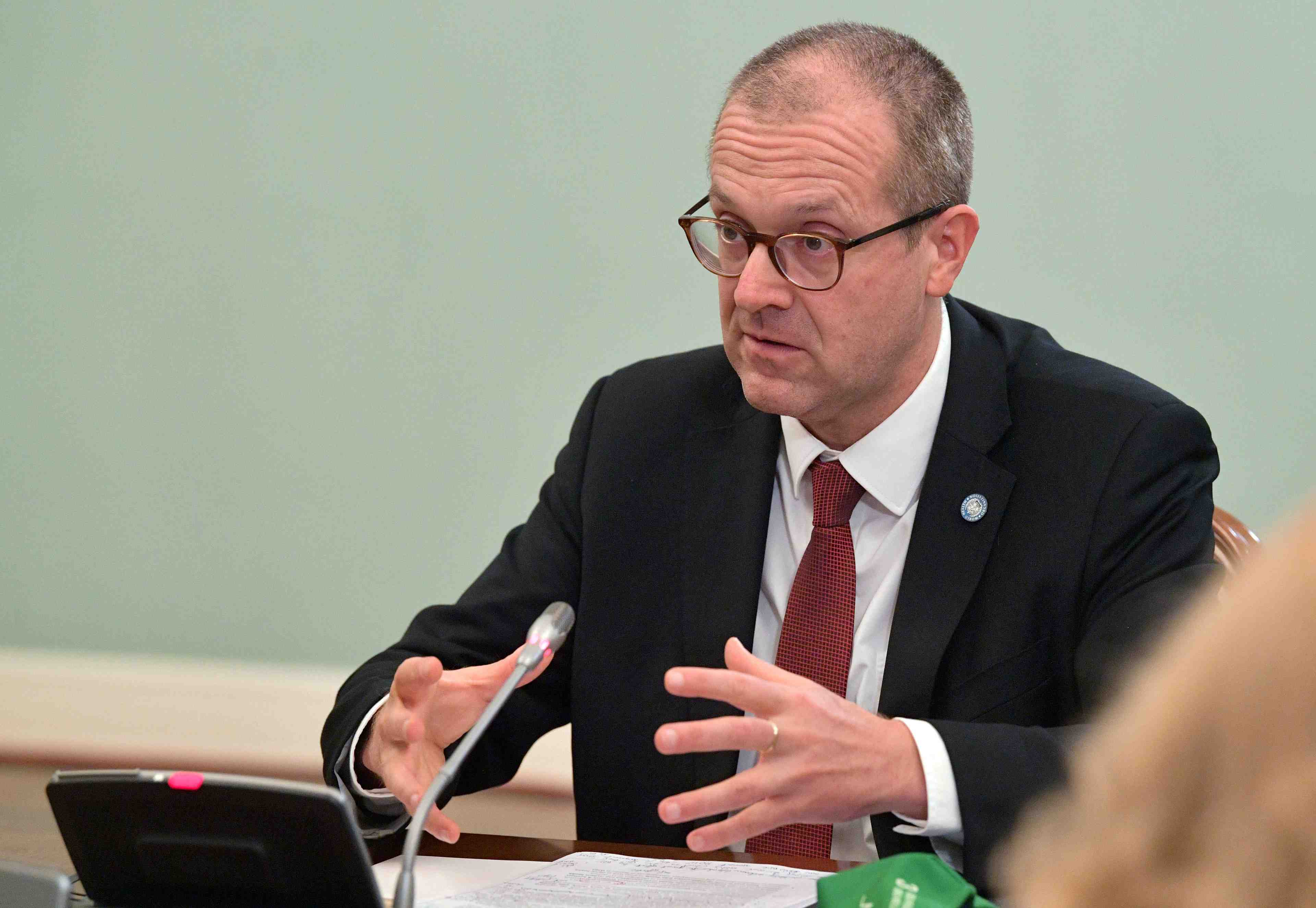 Coronavirus: le rappel vaccinal "n'est pas un luxe", annonce le directeur de l'oms pour l'europe