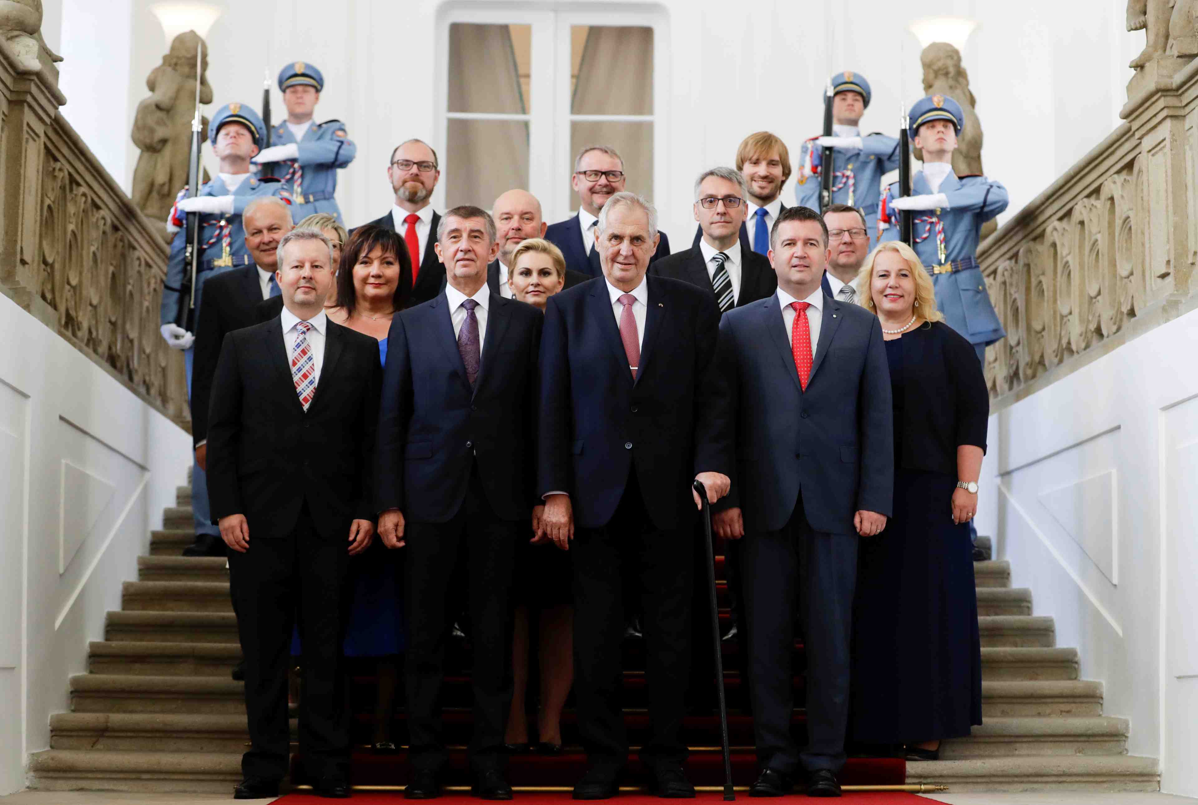 Le president tcheque nomme un nouveau gouvernement