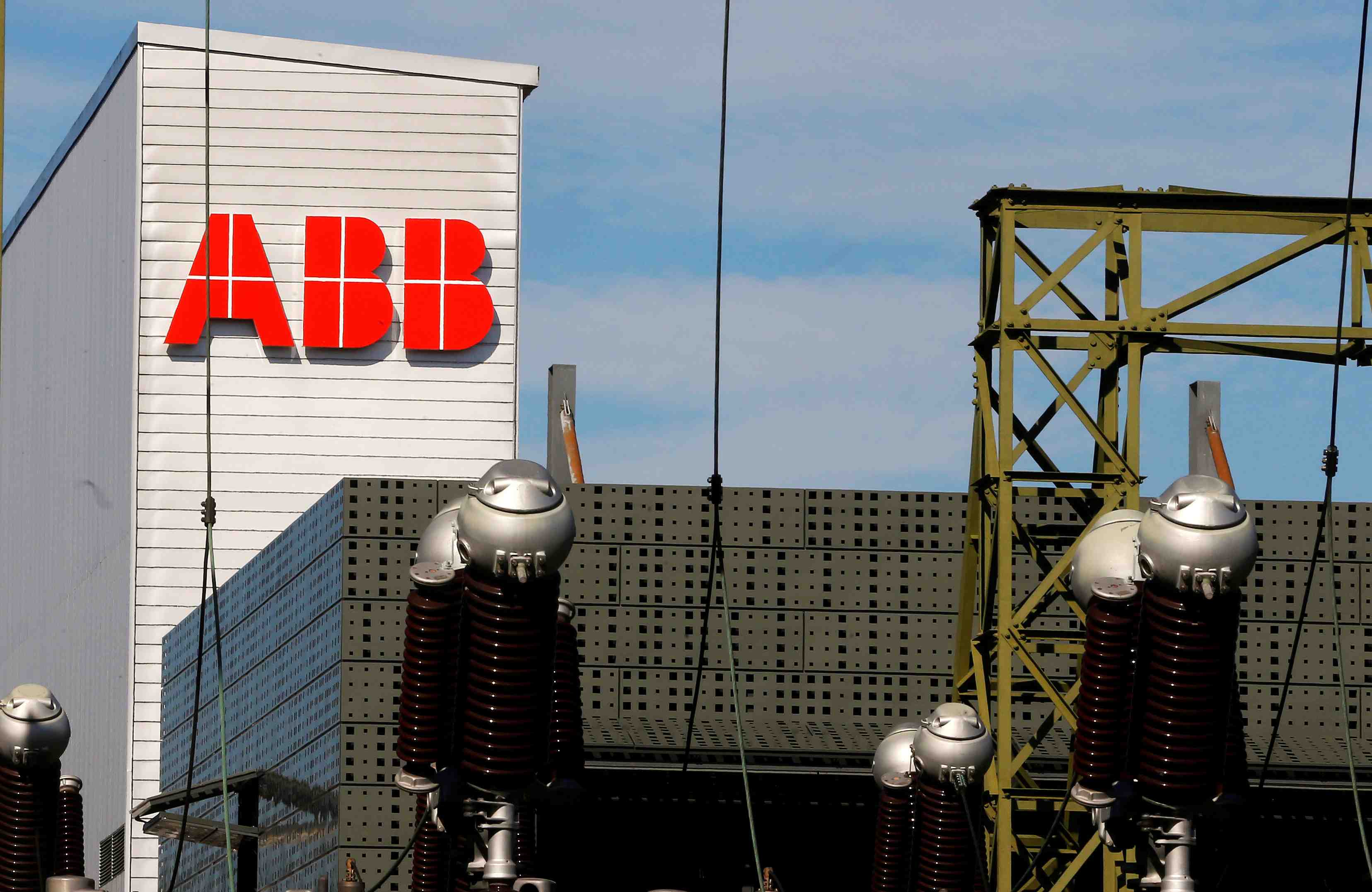 Abb discute avec le japonais hitachi de sa division power grids