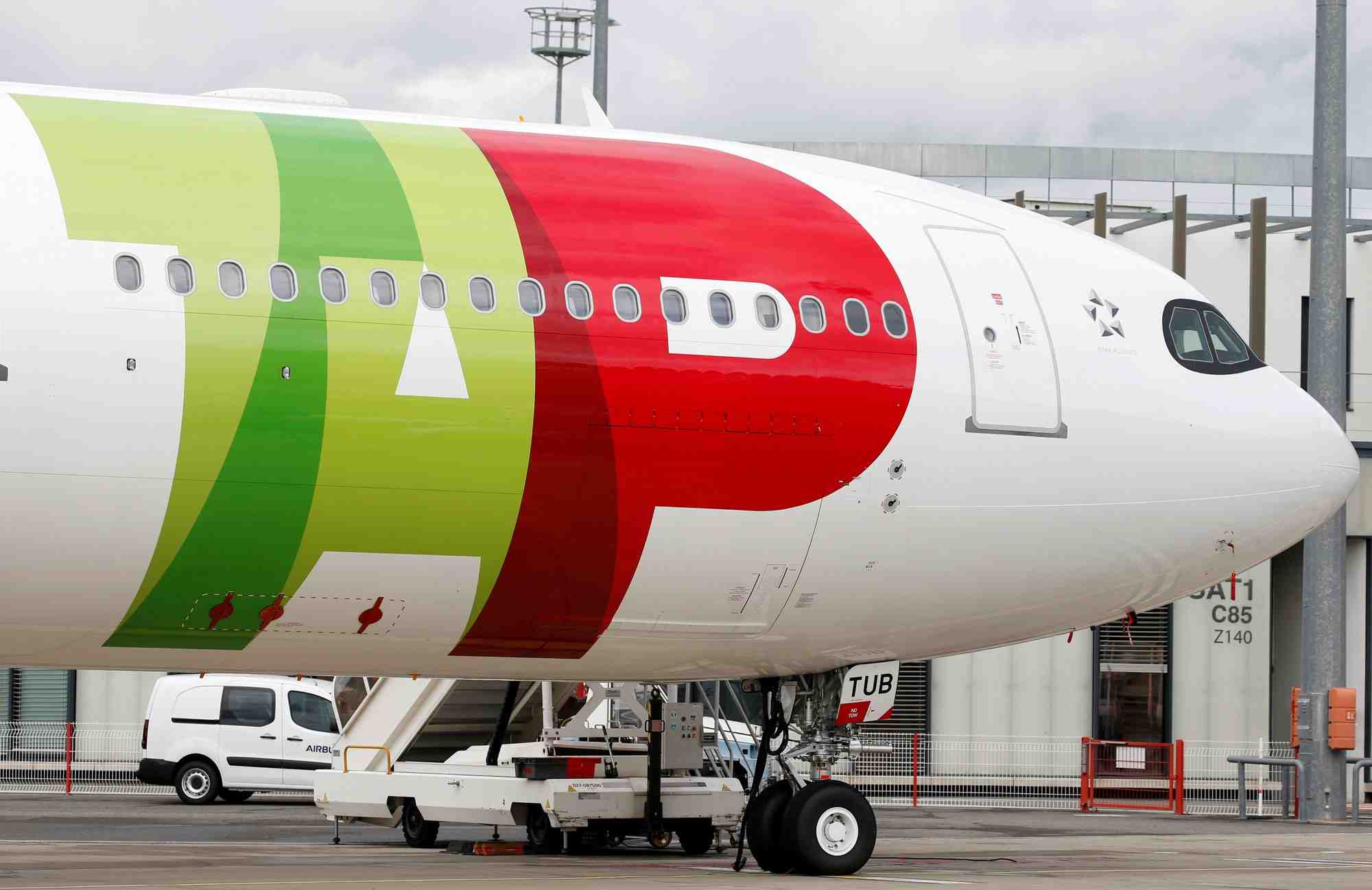 Le portugal va nationaliser la compagnie aerienne tap, rapporte l'expresso