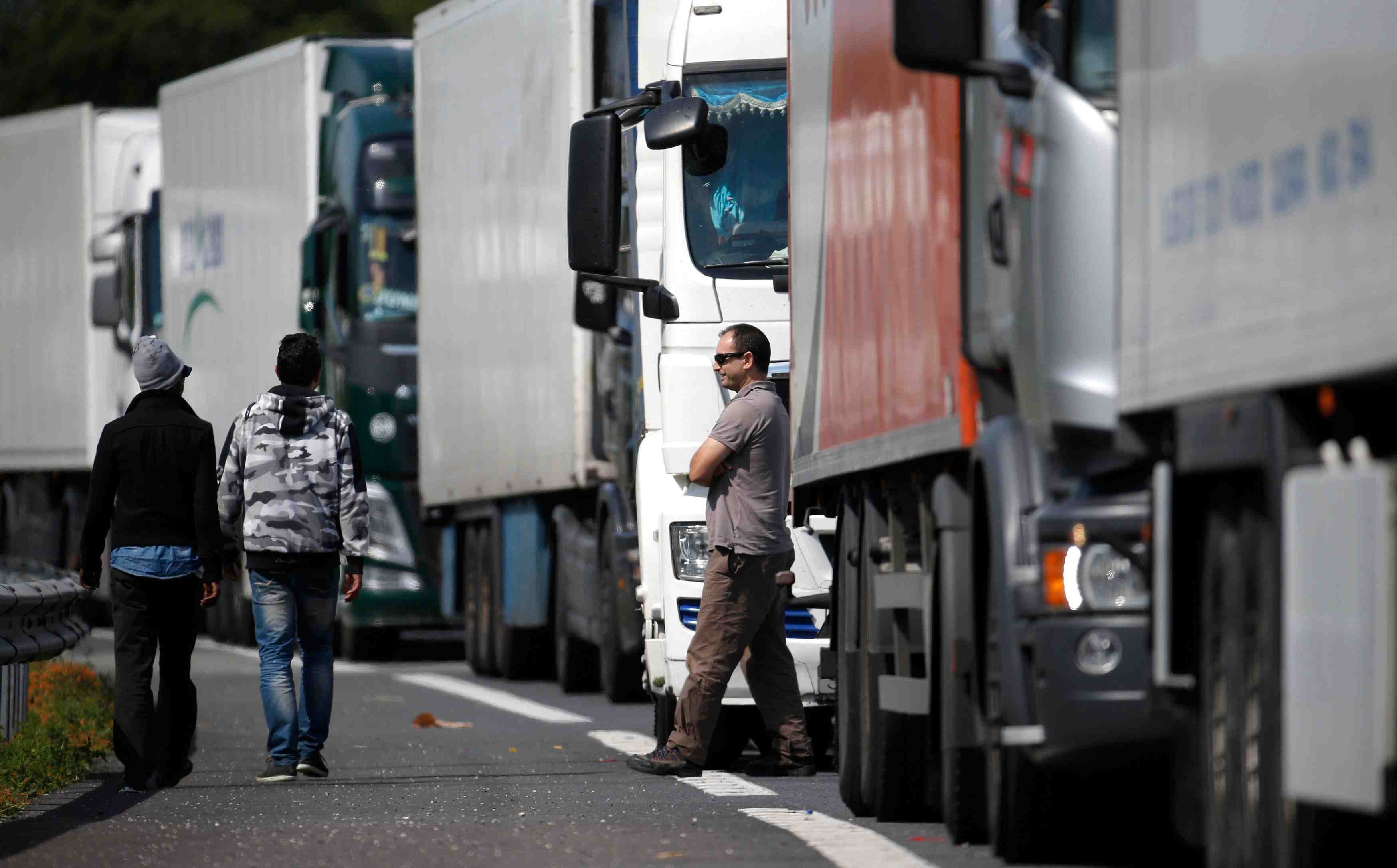 Un migrant retrouve mort sur le site d’eurotunnel a calais