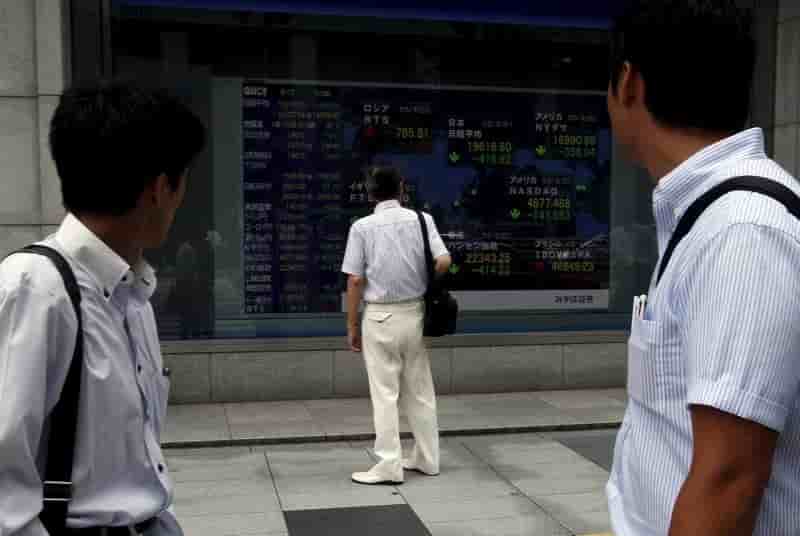 Tokyo termine en hausse