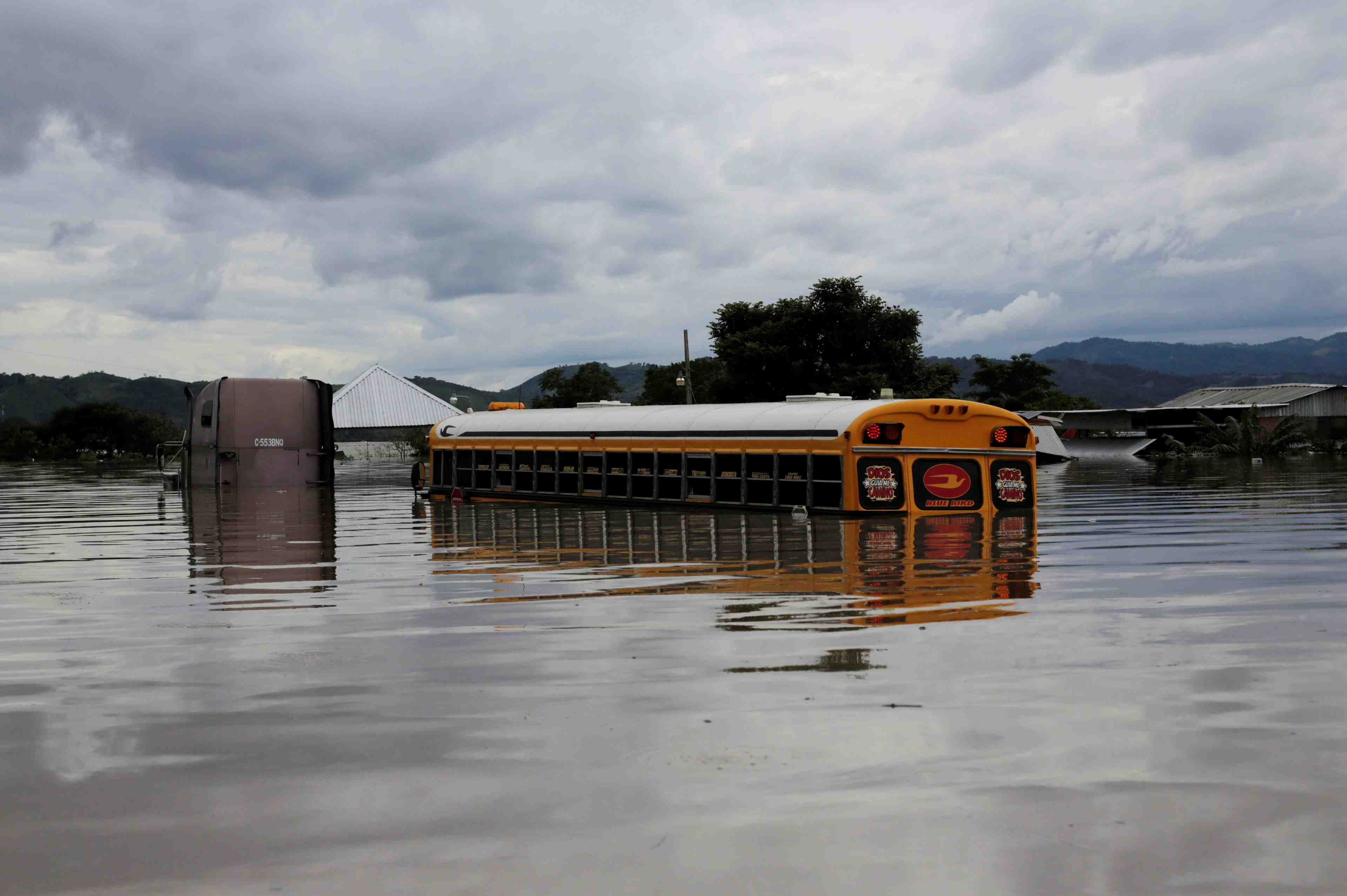 L'ouragan eta devaste l'amerique centrale, fait 50 morts au guatemala